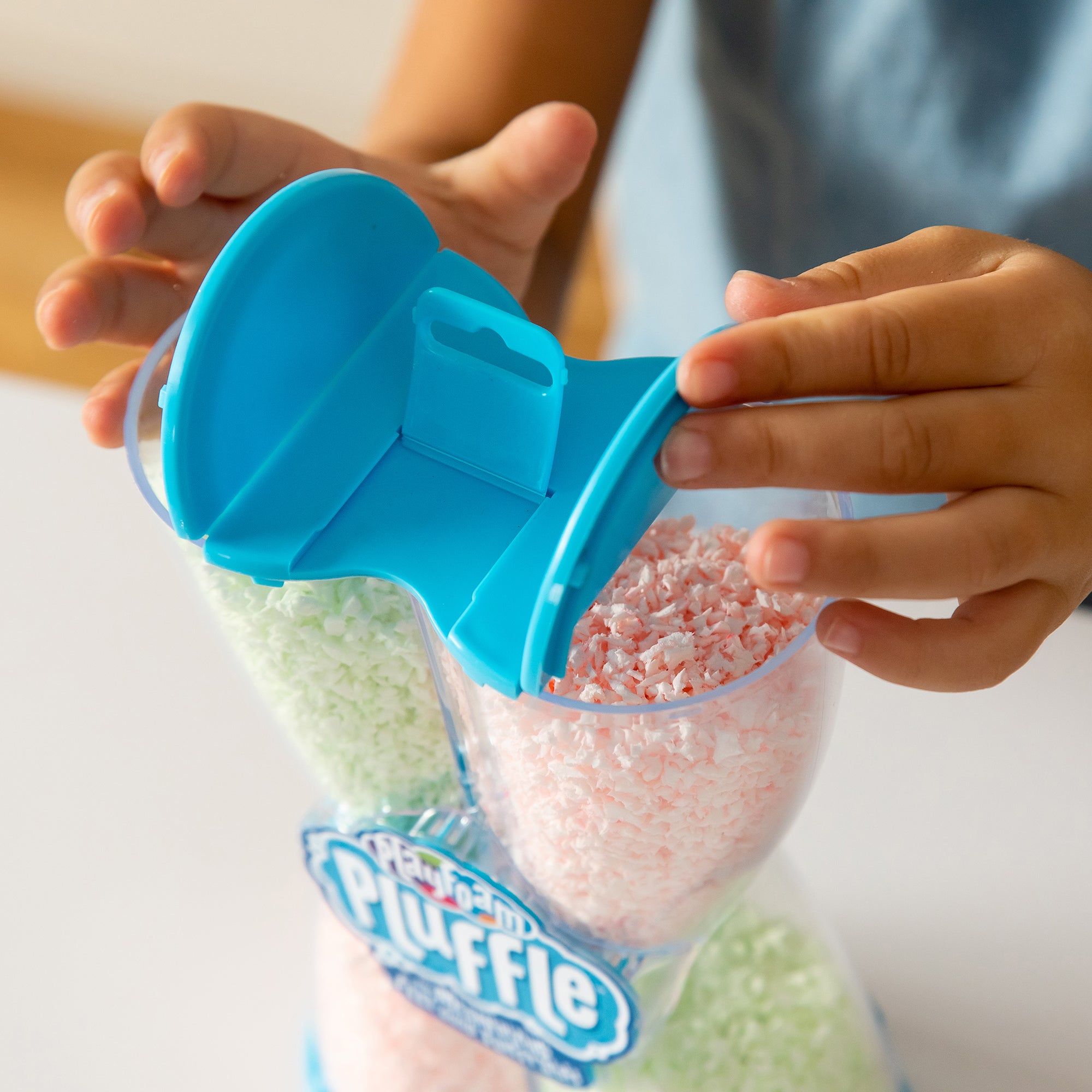 Playfoam® Pluffle™ Twist Glow-in-the-Dark