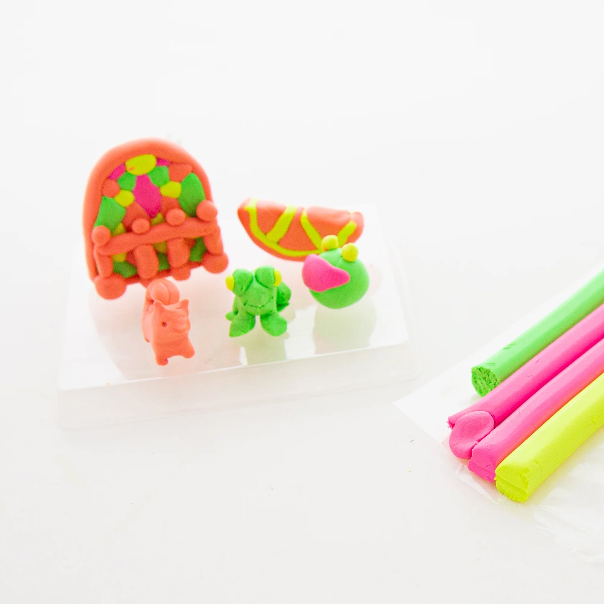 Modeling Clay Sticks, 4.8 oz (136g), 4 Fluorescent Colors
