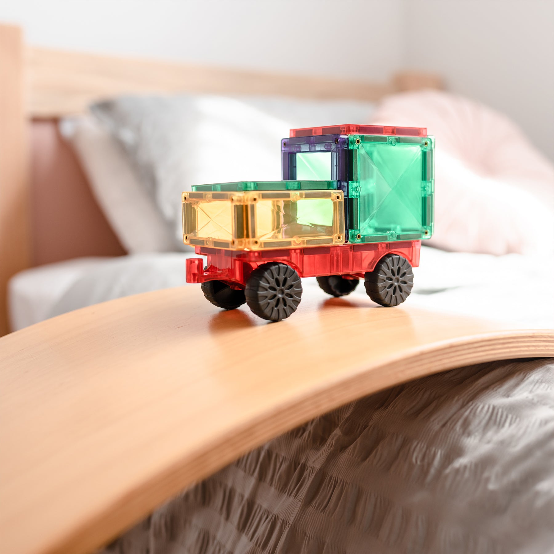 Magnetic Tiles Rainbow Motion Pack, 24 Pieces