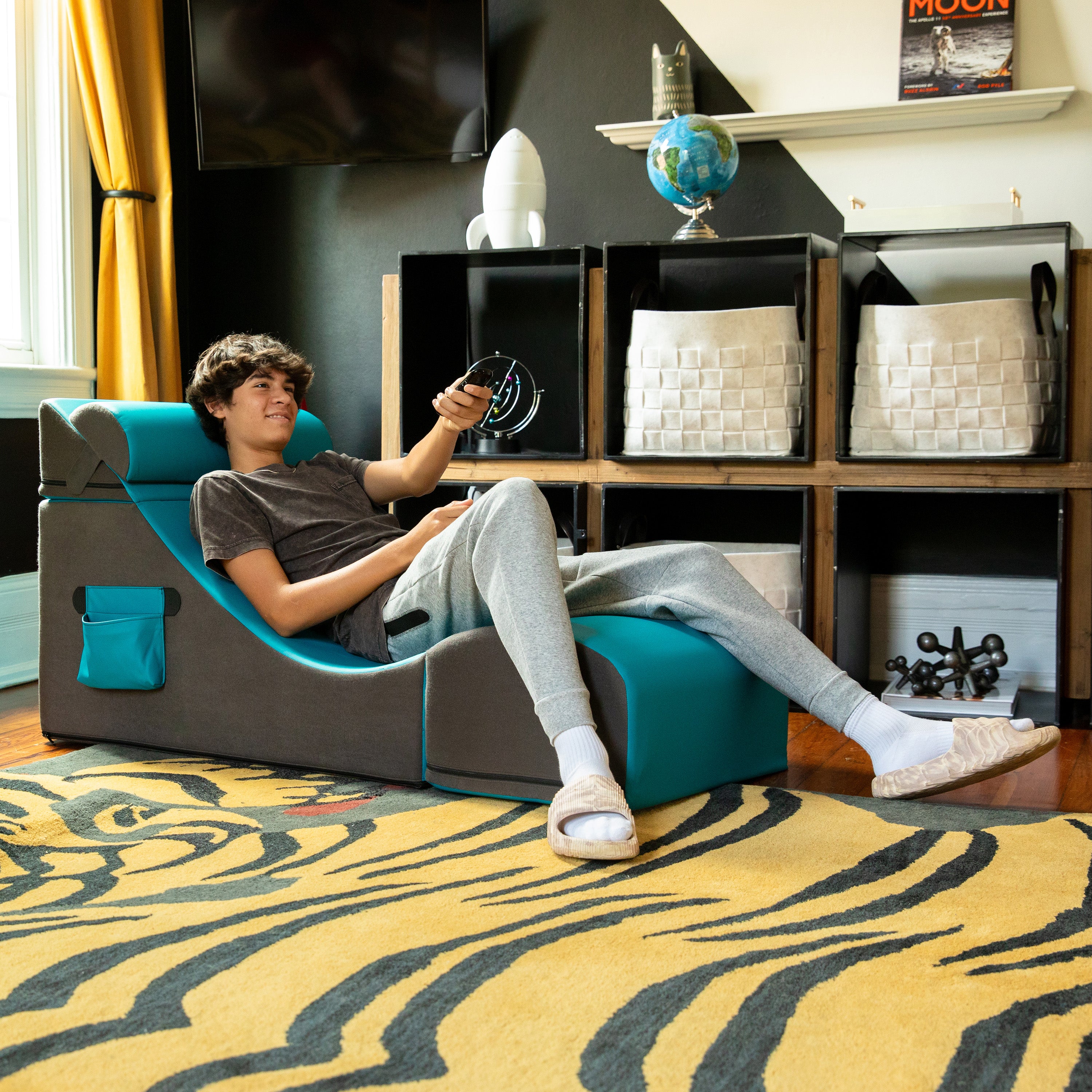 Jaxx Flexx V-Tex Convertible 3 in 1 Gamer Chair, Table, & Ottoman w/ Adjustable Headrest & Pocket - Vinyl Turqouise