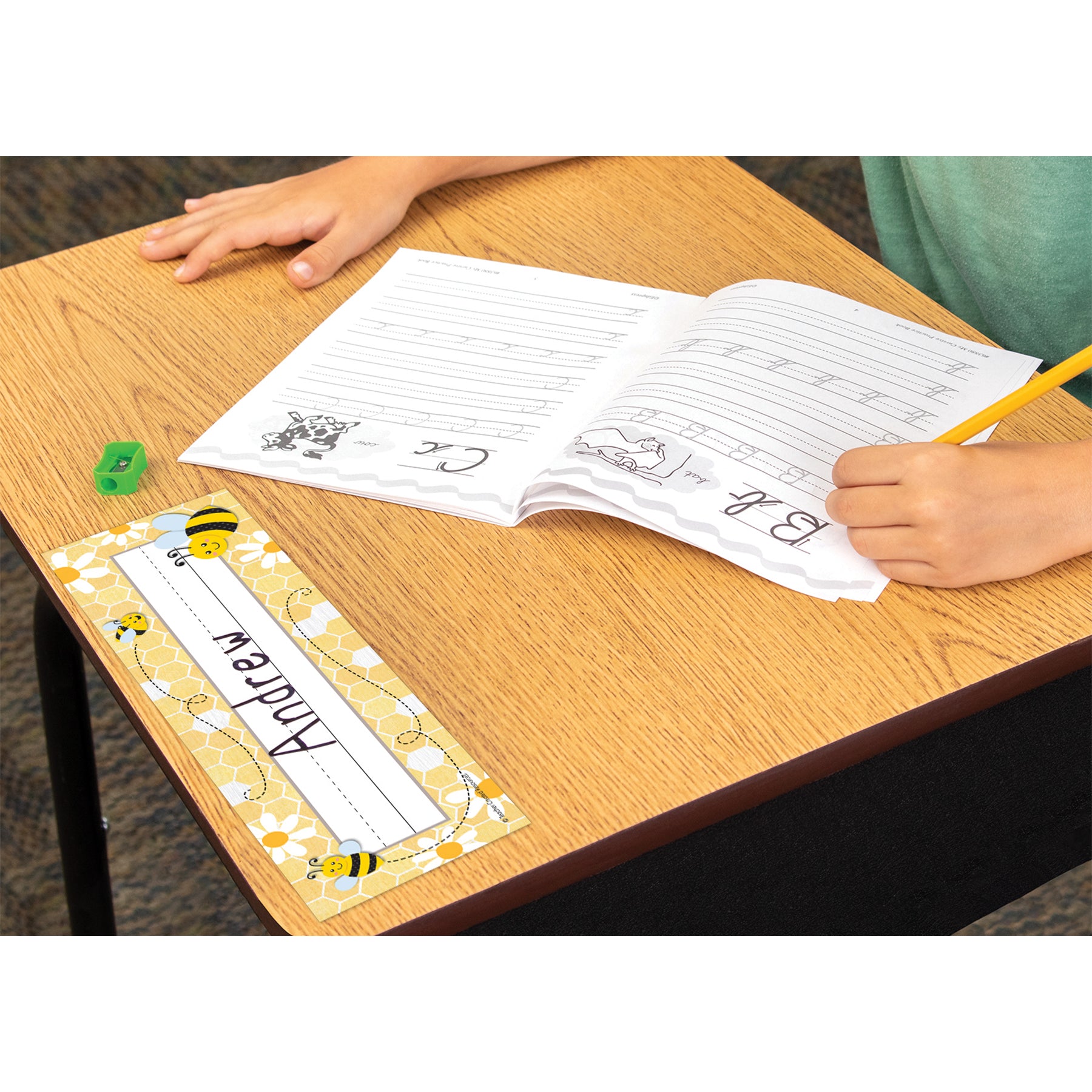 Buzzing Bees Flat Name Plates, Pack of 36