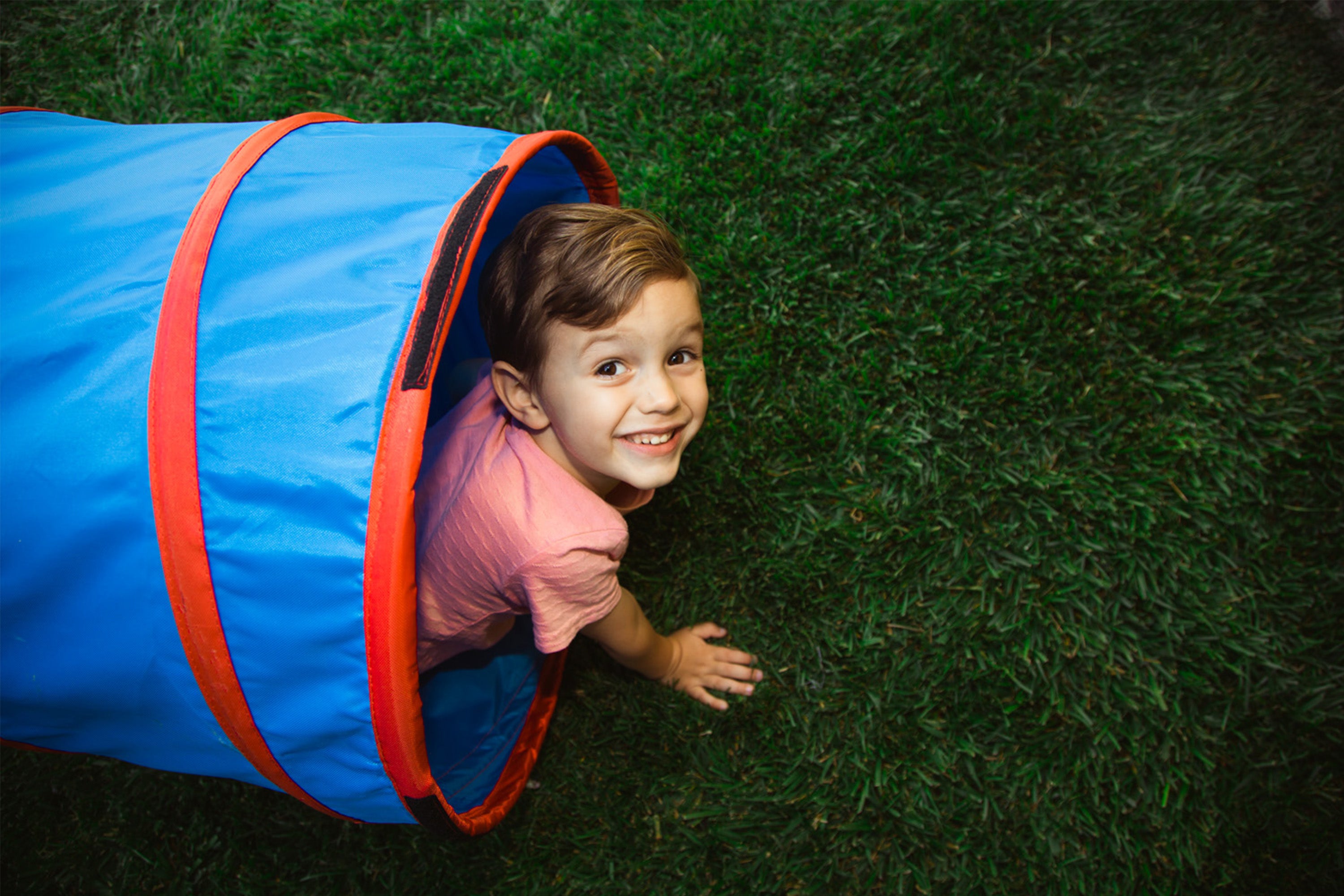Institutional 9FT Tunnel - Red / Red