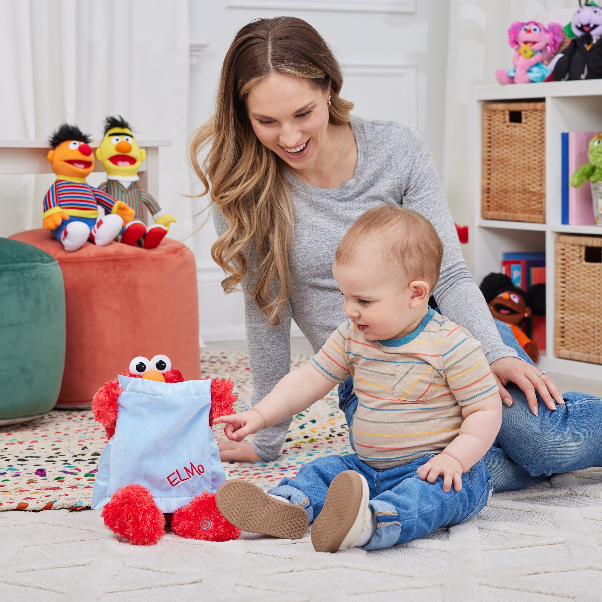 GUND Sesame GUND Sesame Street Official Peek-a-Boo Elmo Animated Muppet Plush, Premium Plush Sensory Toy for Ages 18 Months & Up, Red/Blue, 15”