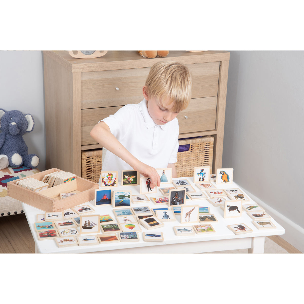 WOODEN STORY TILES
