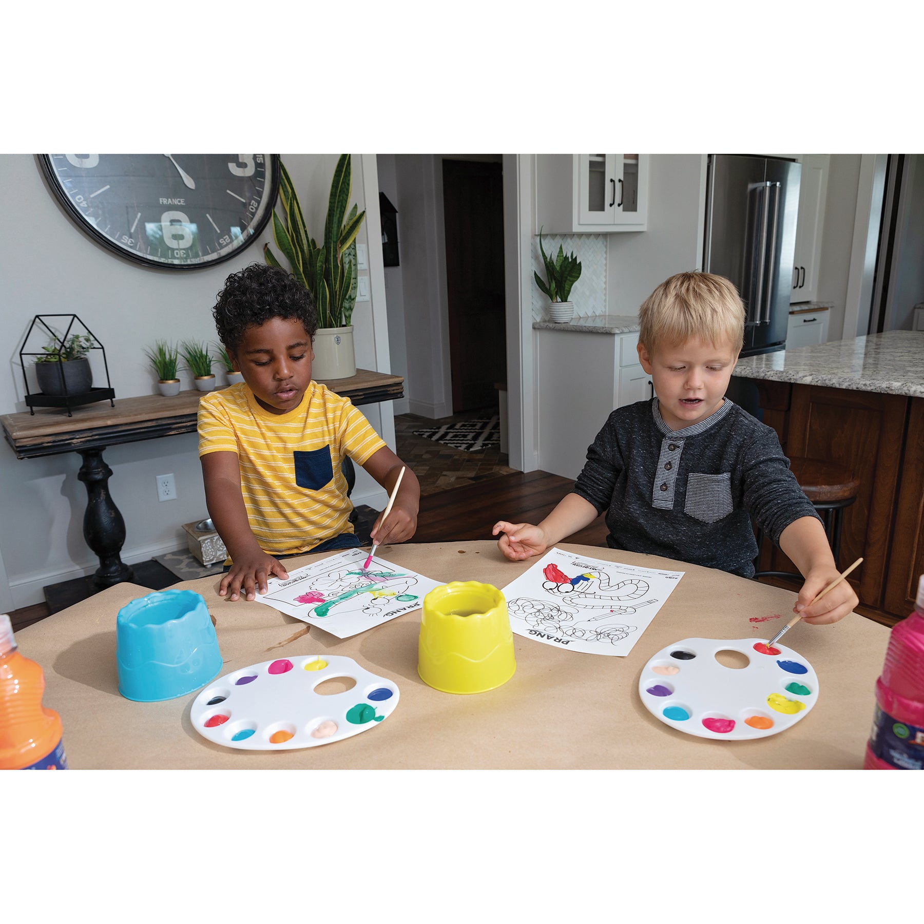 Palette-Shaped Paint Trays, White, 9" x 6.75", 2 Count