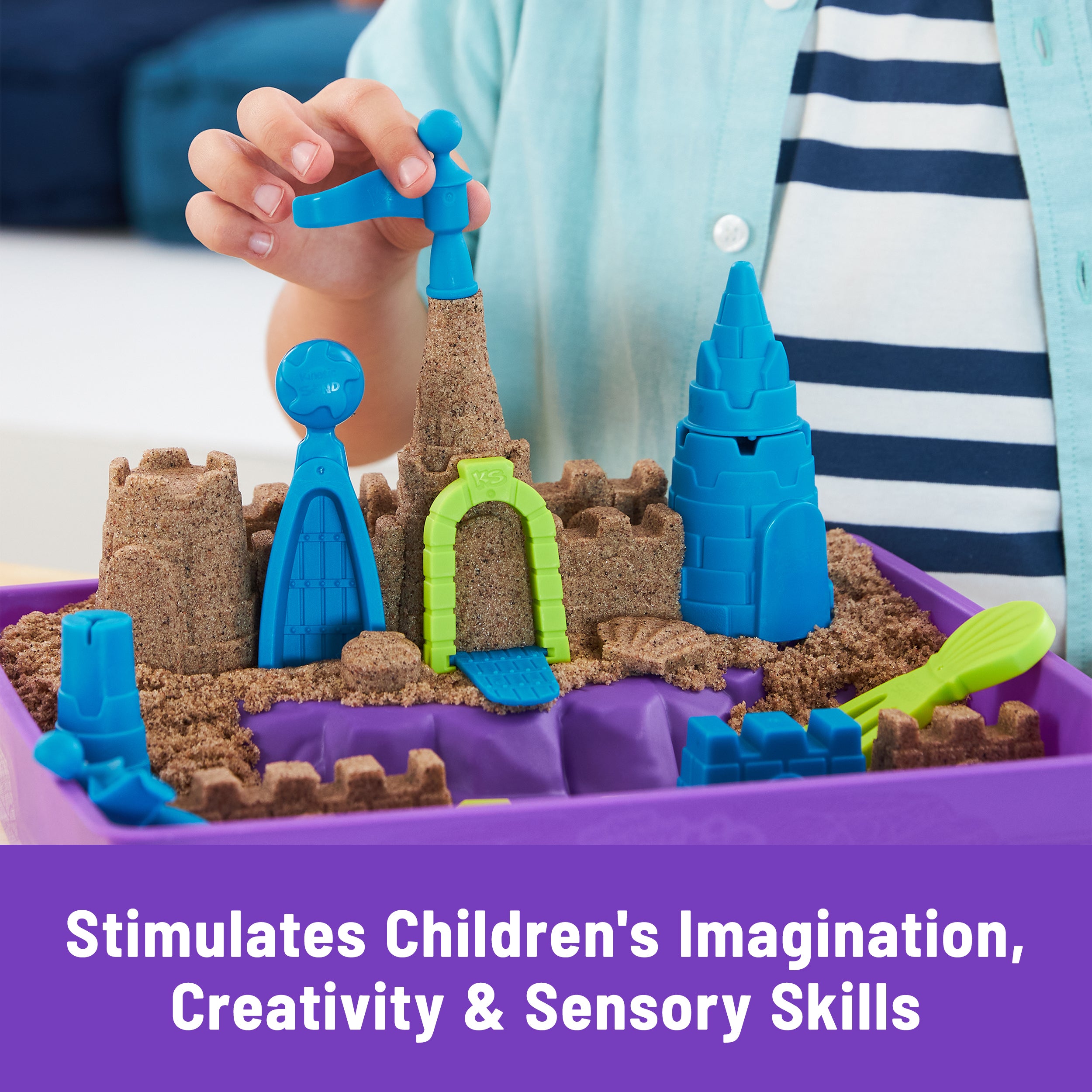 Kinetic Sand, Deluxe Beach Castle Playset with 2.5lbs Play Sand, Tools & Molds, Sensory Toys for Kids Ages 5 and up