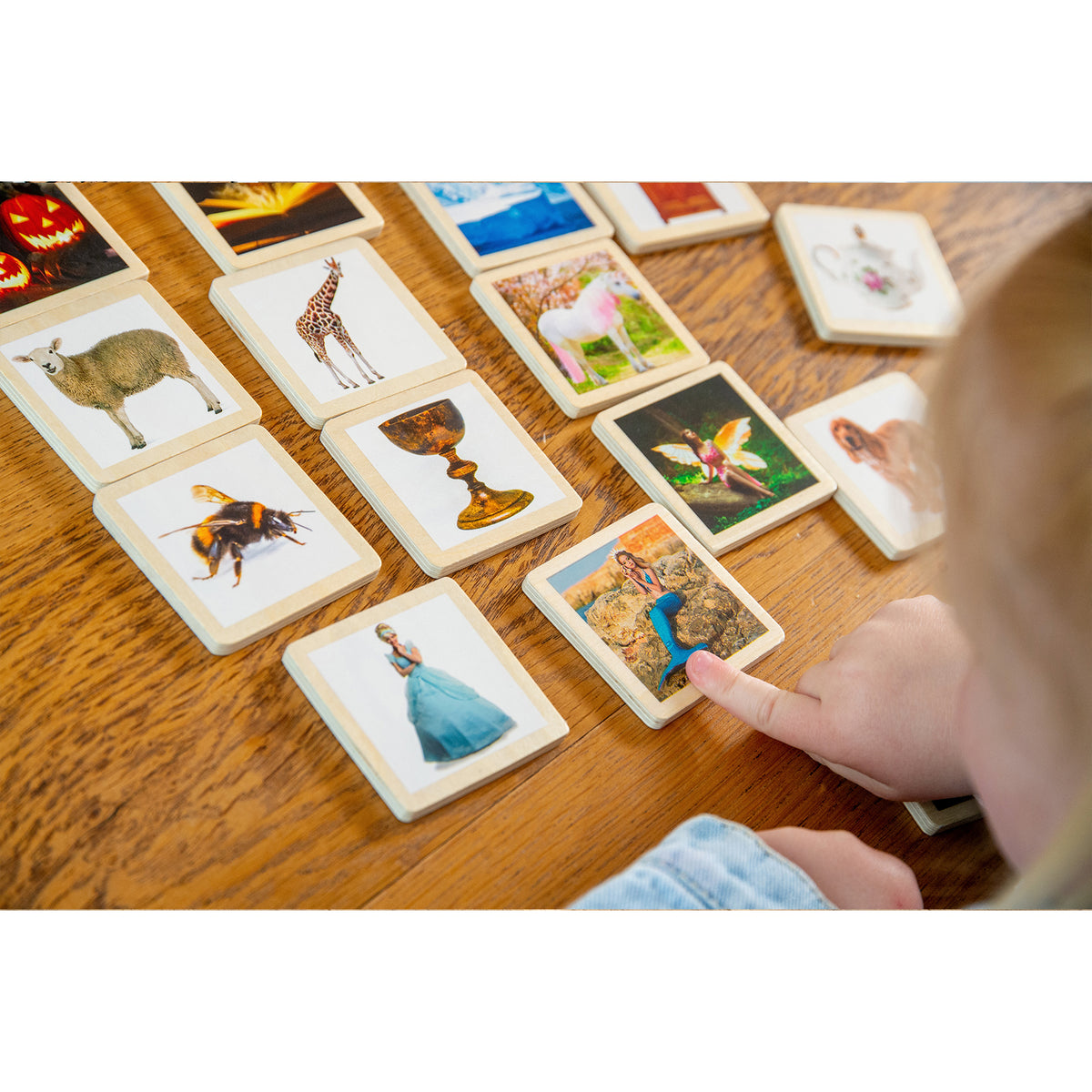 WOODEN STORY TILES