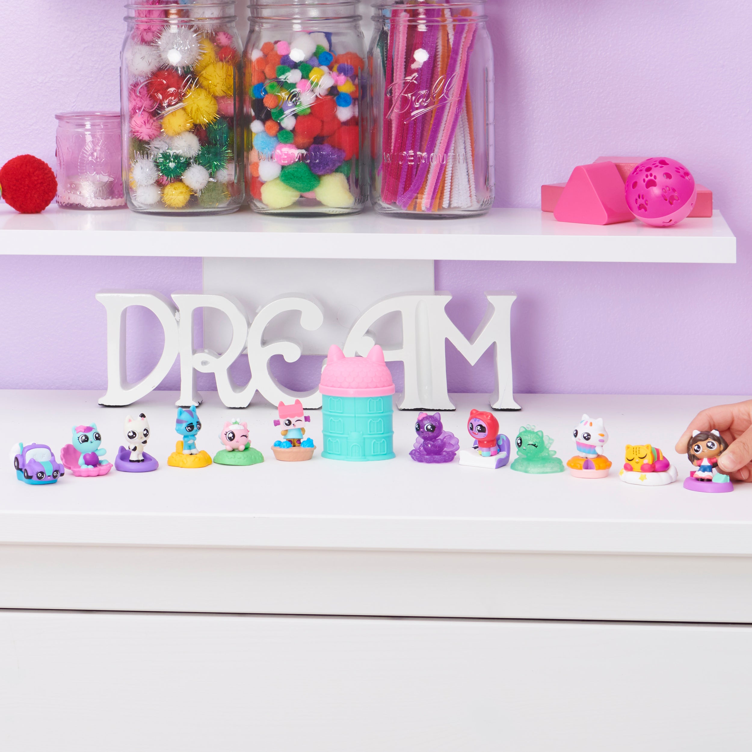 Gabby’s Dollhouse, Surprise Blind Mini Figure and Accessory Stand Style May Vary, Kids Toys for Ages 3 and up
