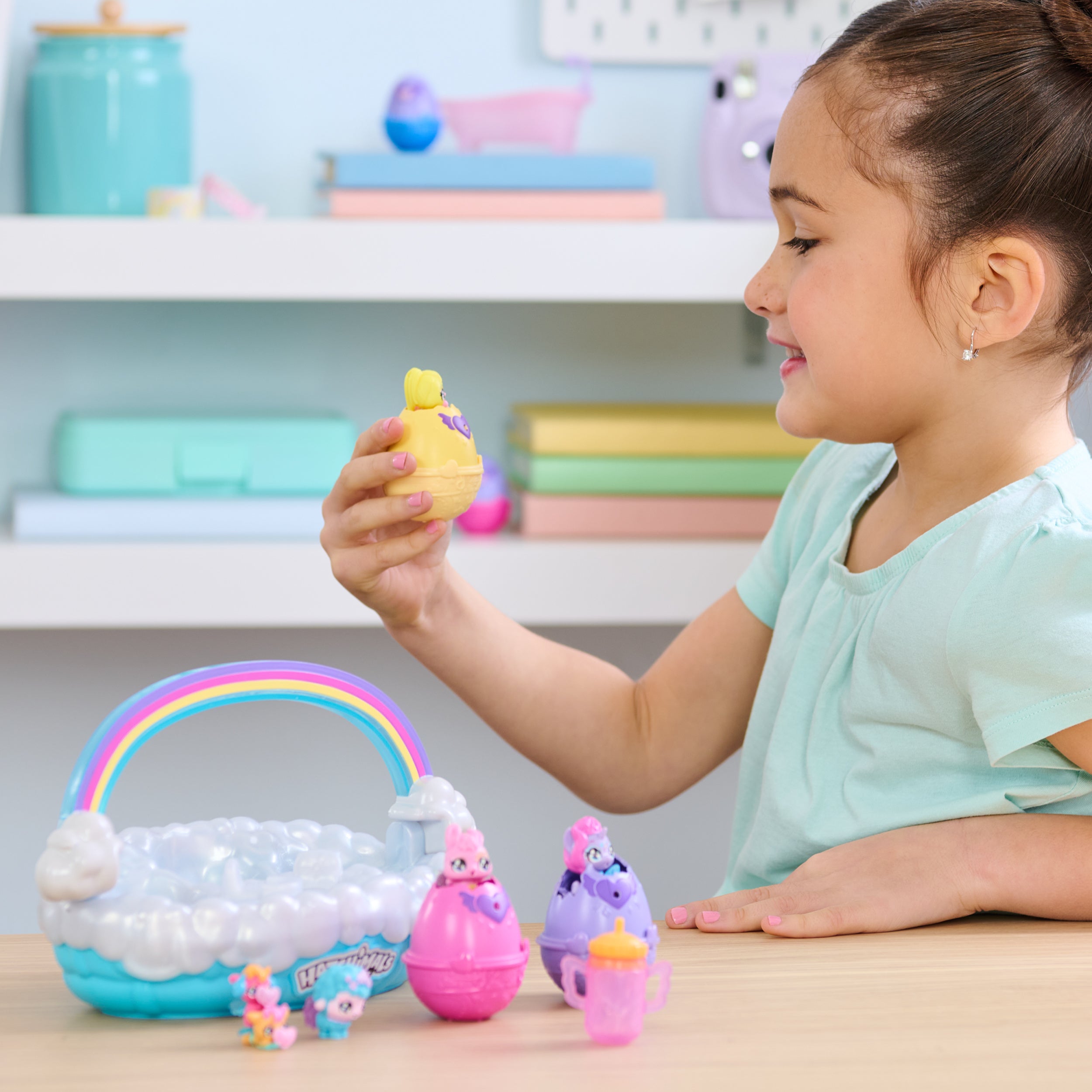 Hatchimals Alive, Spring Basket with 6 Mini Figures, 3 Self-Hatching Eggs, Fun Gift and Easter Toy, Kids Toys for Girls and Boys Ages 3 and up