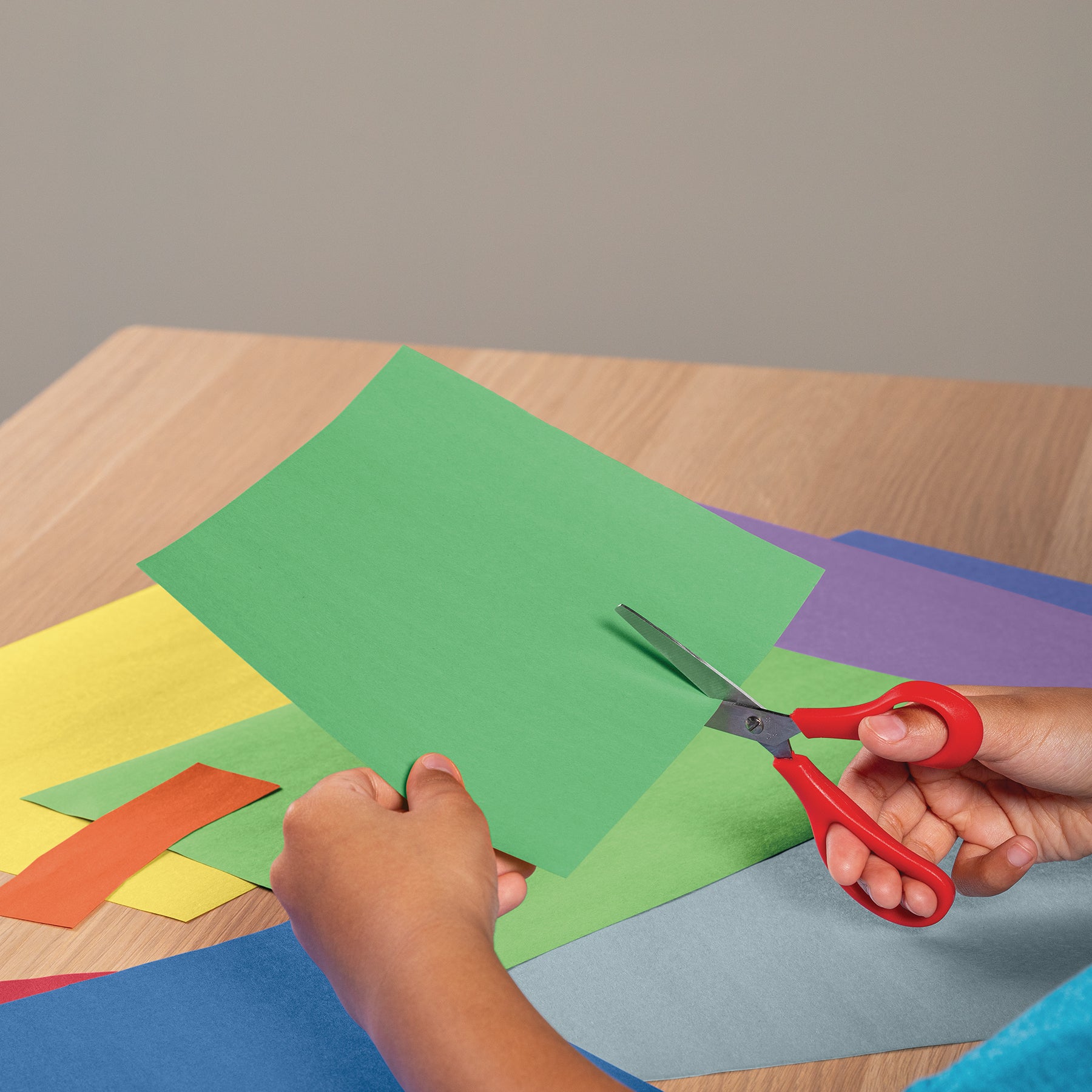 Construction Paper, Medium Weight, Holiday Green, 12" x 18", 50 Sheets