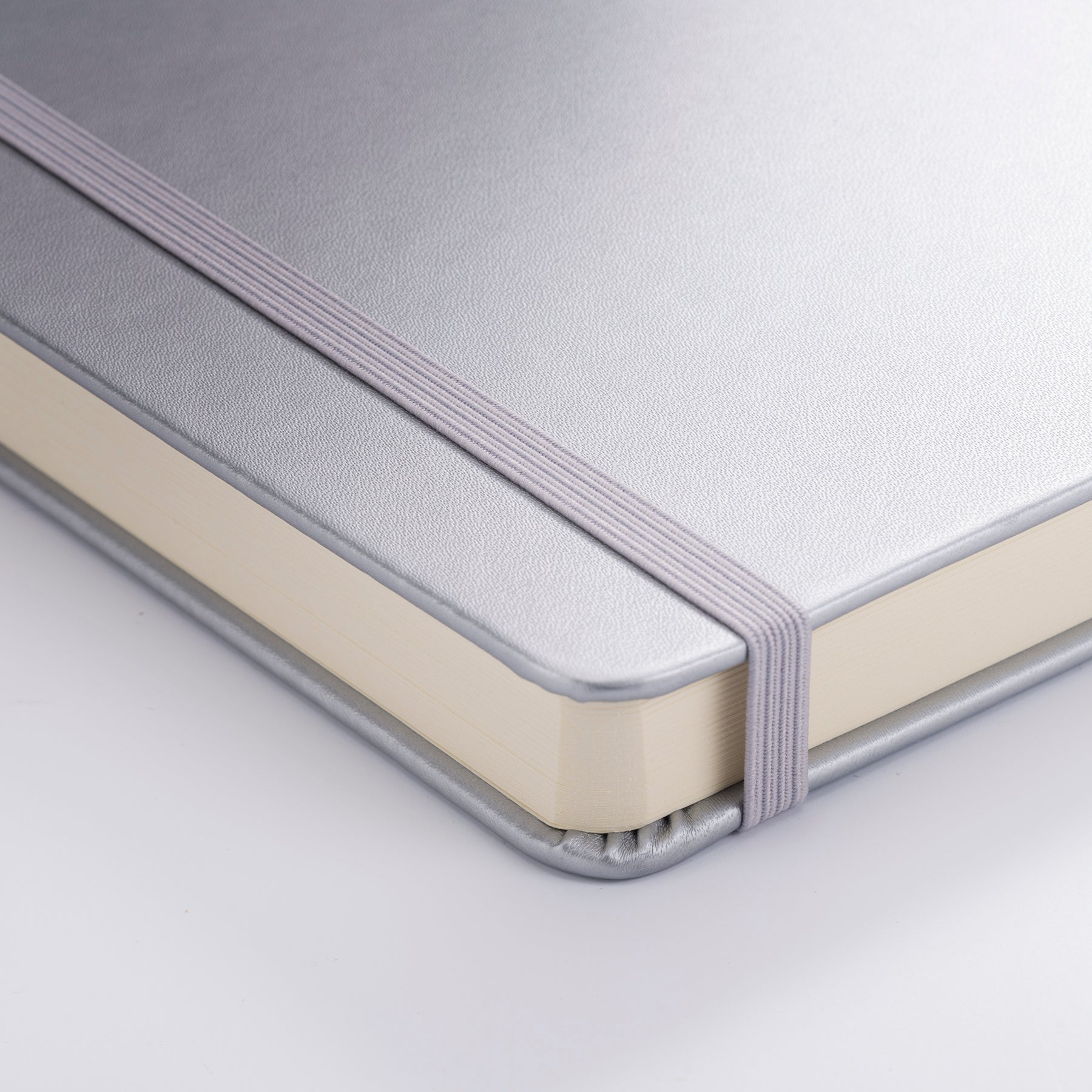 Sketchbook, 80 Sheets, 90lbs, Shiny Silver Cover, 8.3" x 5.8" (A5)