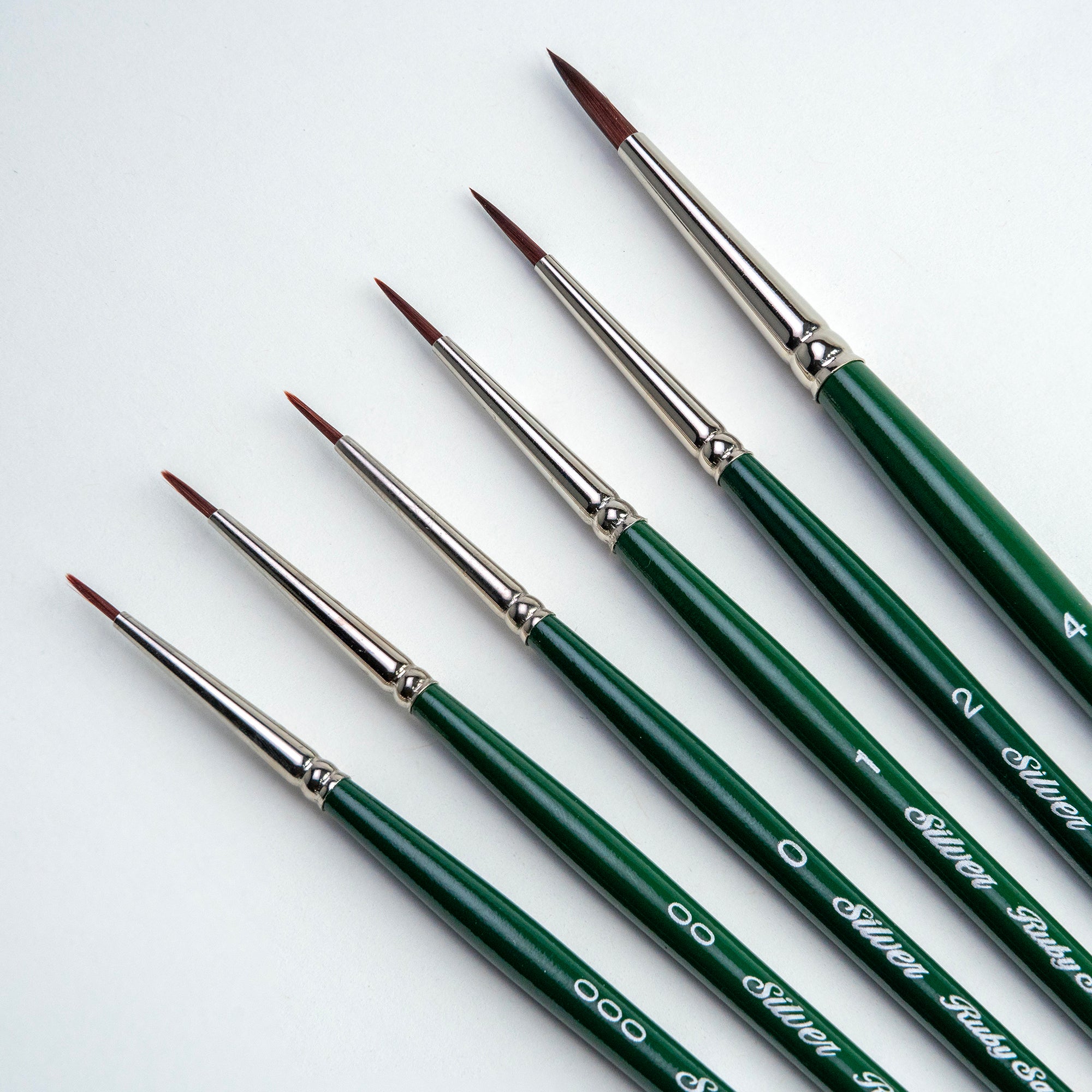 Ruby Satin Small Rounds, 6 Brushes
