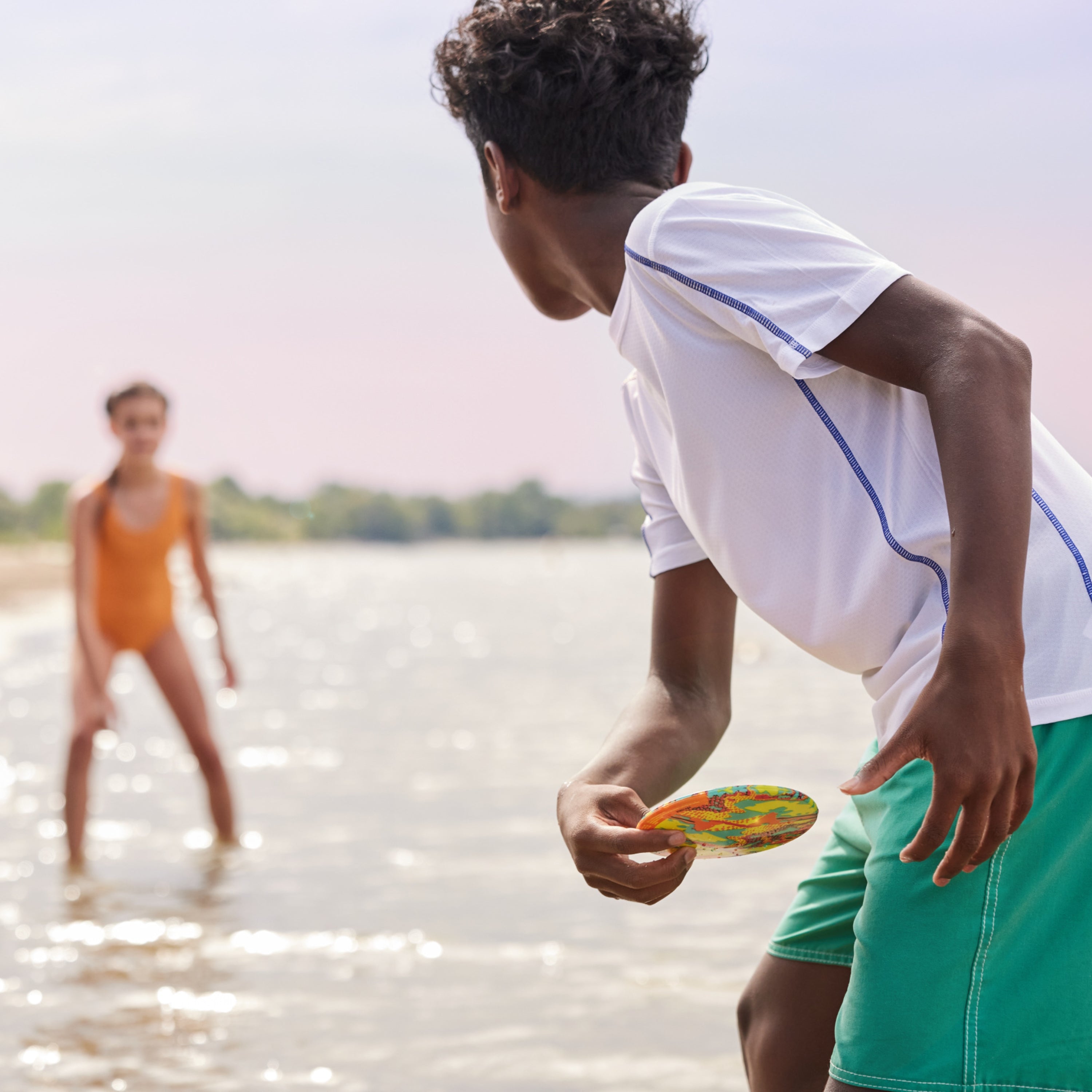 Swimways Hydro Skip Disc, Pool Toys for Kids and Adults, Skip Ball for Beach, Lake and Swimming Pool, Outdoor Toys for Kids Aged 5 & Up