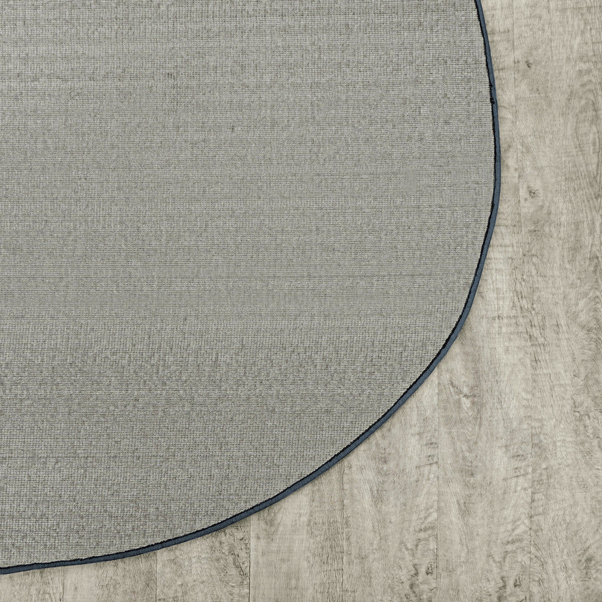 Endurance 6' x 9' Oval area rug in color Glacier Blue