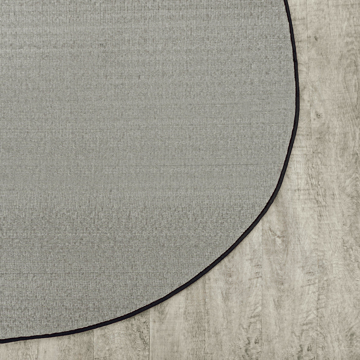 Endurance 6' x 9' Oval area rug in color Midnight Sky