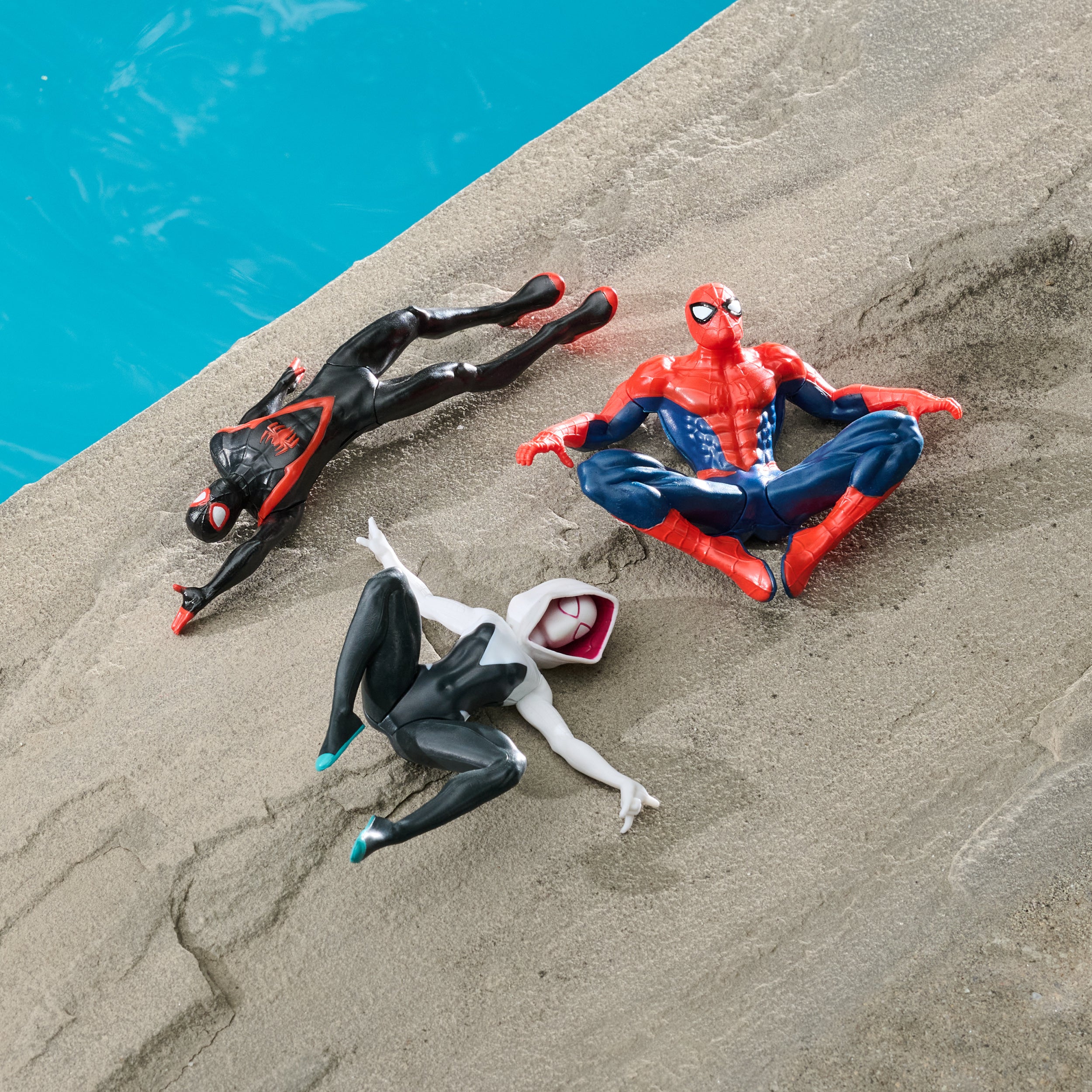 Swimways Marvel Spidey Dive Characters 3-Pack, Swimming Pool Accessories & Kids Pool Toys, Pool Party Supplies & Water Toys for Kids Aged 5 & Up