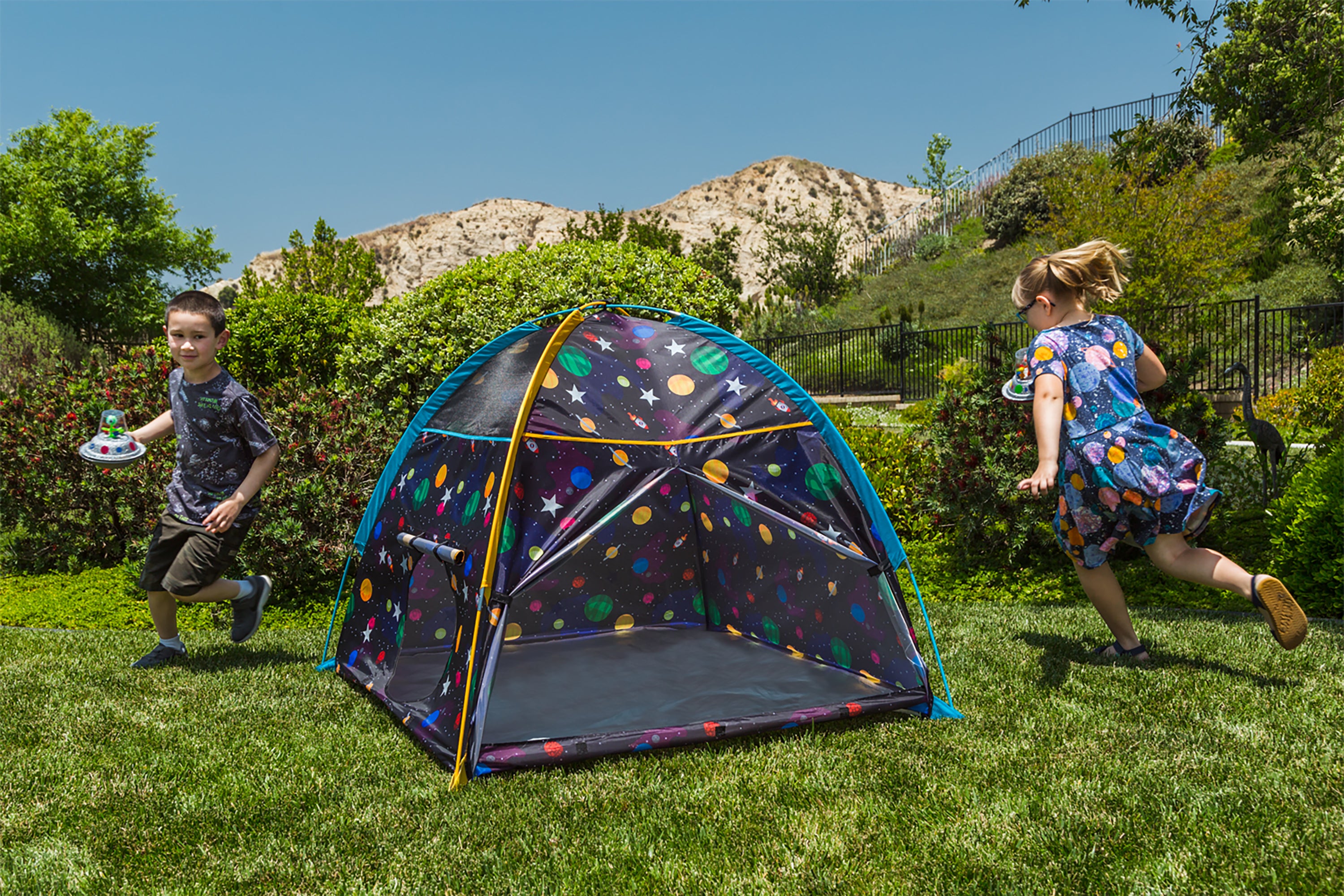 Glow-in-the-Dark Galaxy Dome Tent