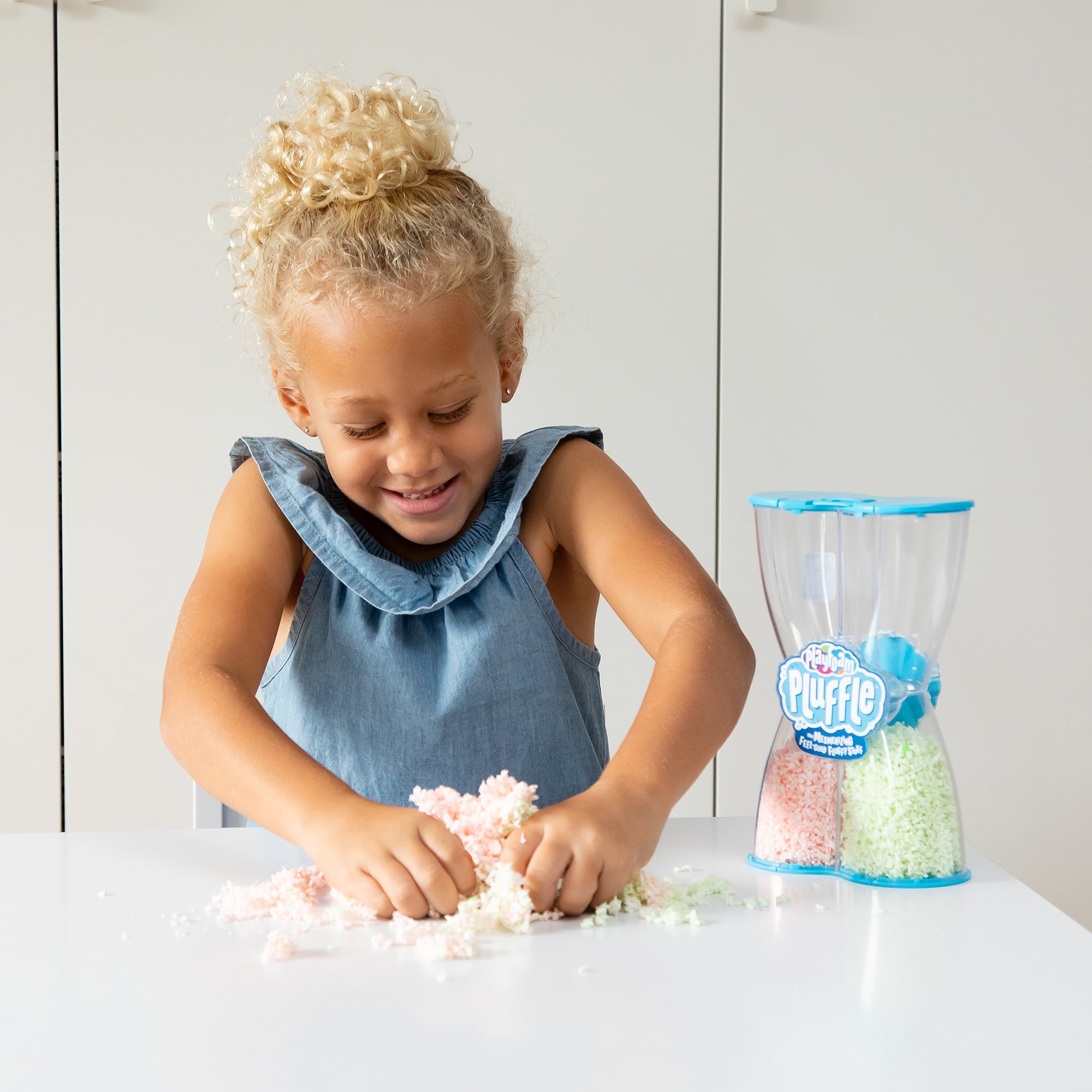 Playfoam® Pluffle™ Twist Glow-in-the-Dark