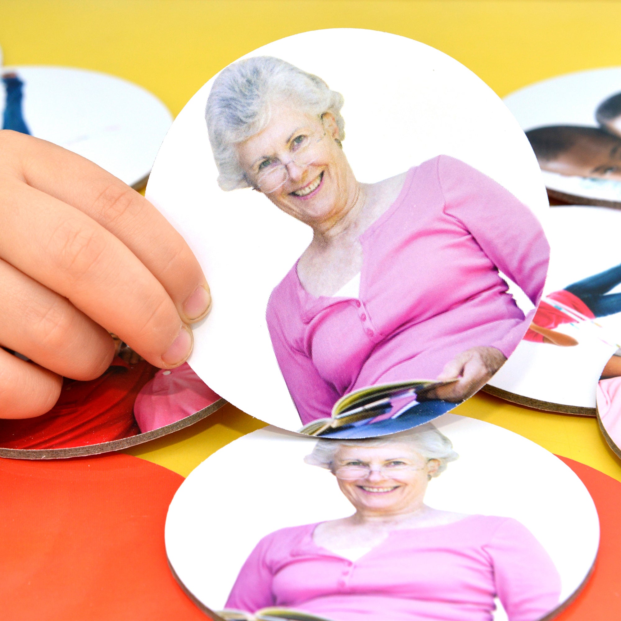 Friends and Family Matching Pairs Game