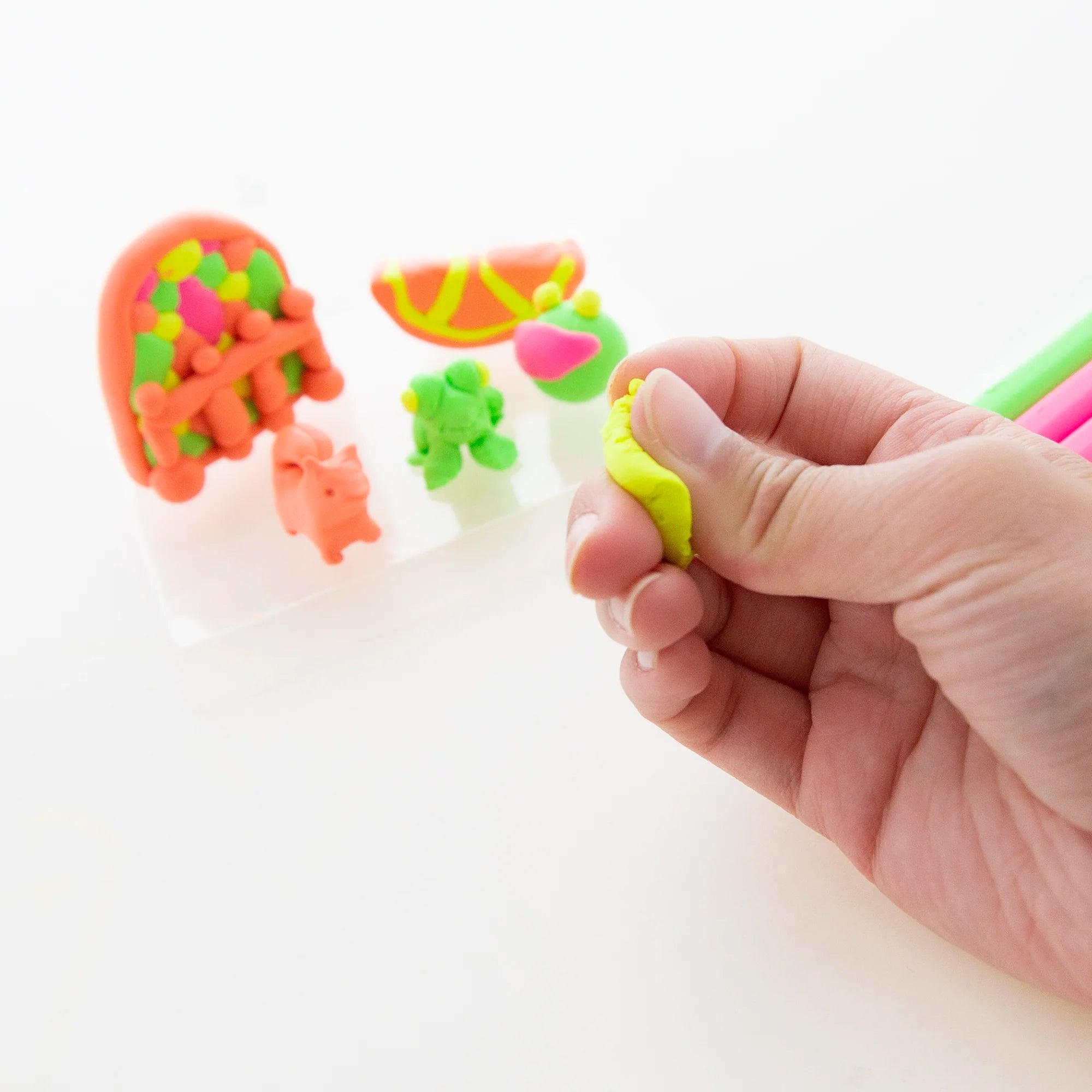 Modeling Clay Sticks, 4.8 oz (136g), 4 Fluorescent Colors