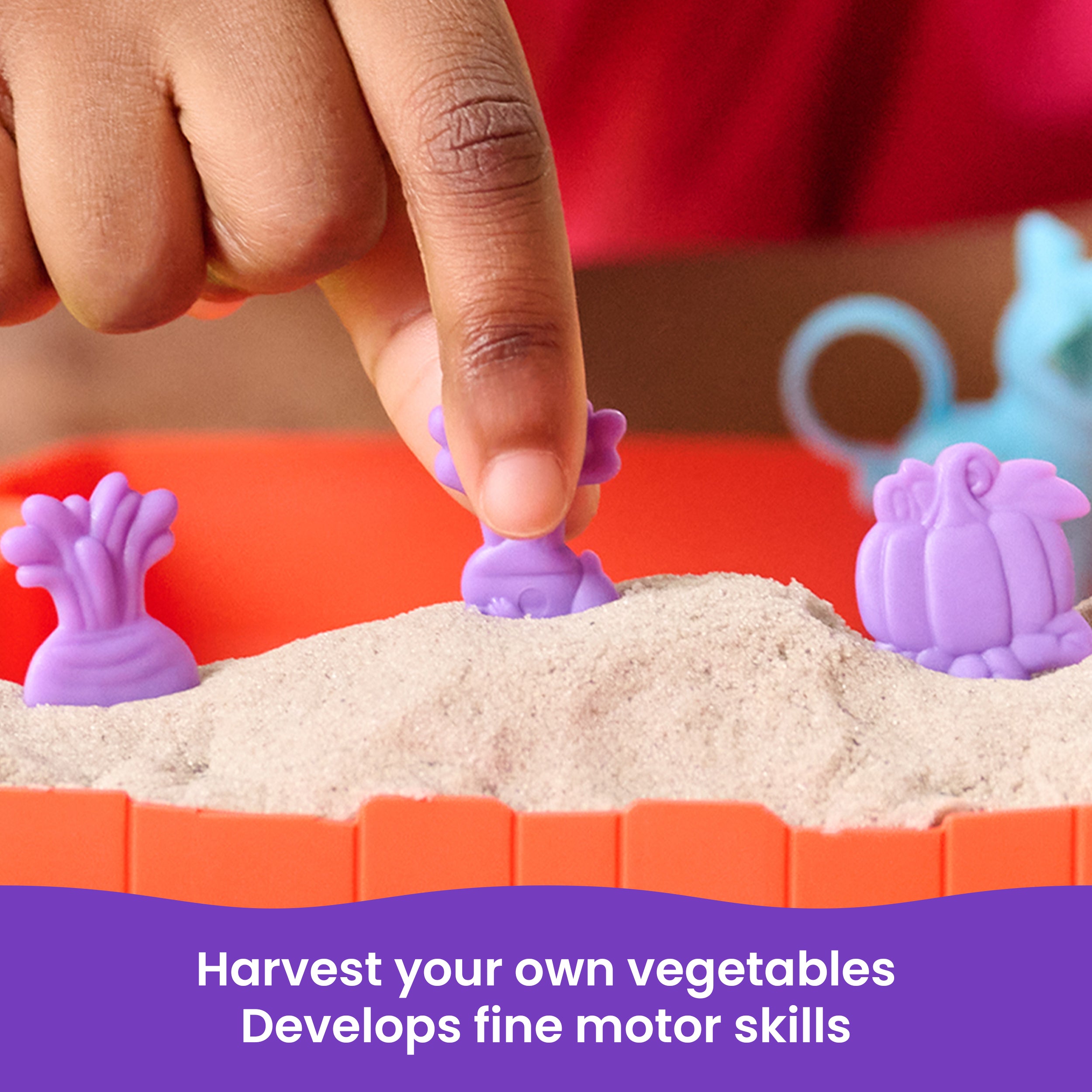 Kinetic Sand, Sandy Farm Set with 12oz Play Sand, 6 Tools & Molds, Reusable Barn Storage Case, Toddler Toys, Kids Toys for Girls & Boys Ages 3 and up