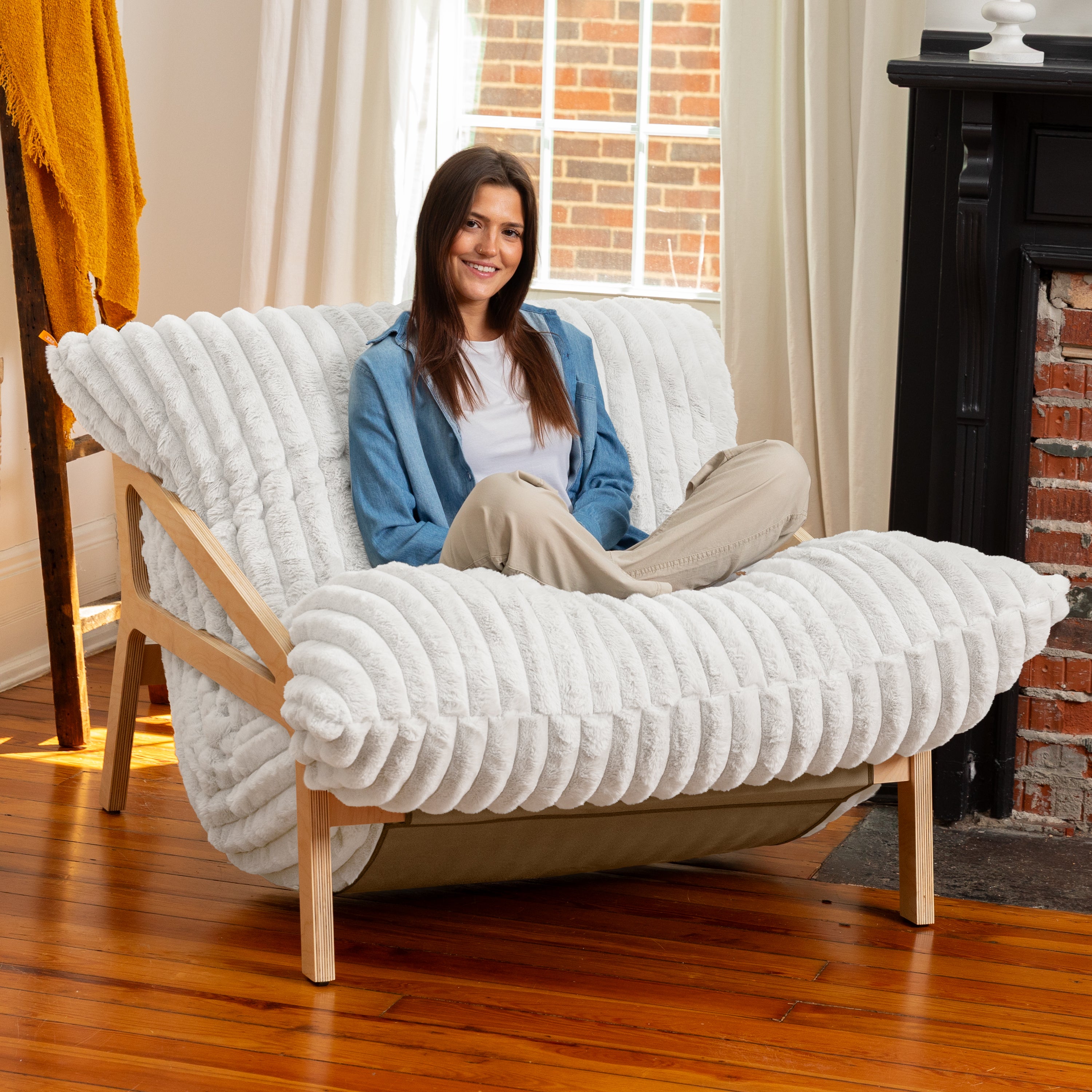 Pillow Saxx Dream Lounger with Wood Frame - 3-in-1 Bean Bag Accent Chair, Recliner & Sleeper Mondo Fur Ivory