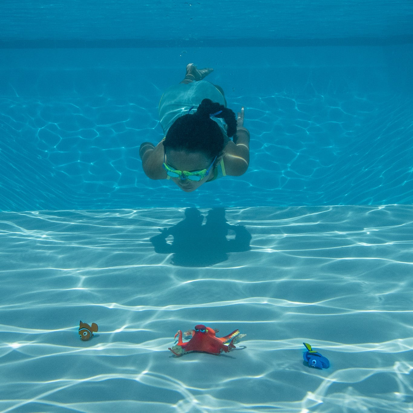 SwimWays Disney Finding Dory Dive Characters Diving Toys 3-Pack, Bath Toys & Pool Party Supplies for Kids Ages 5 and Up