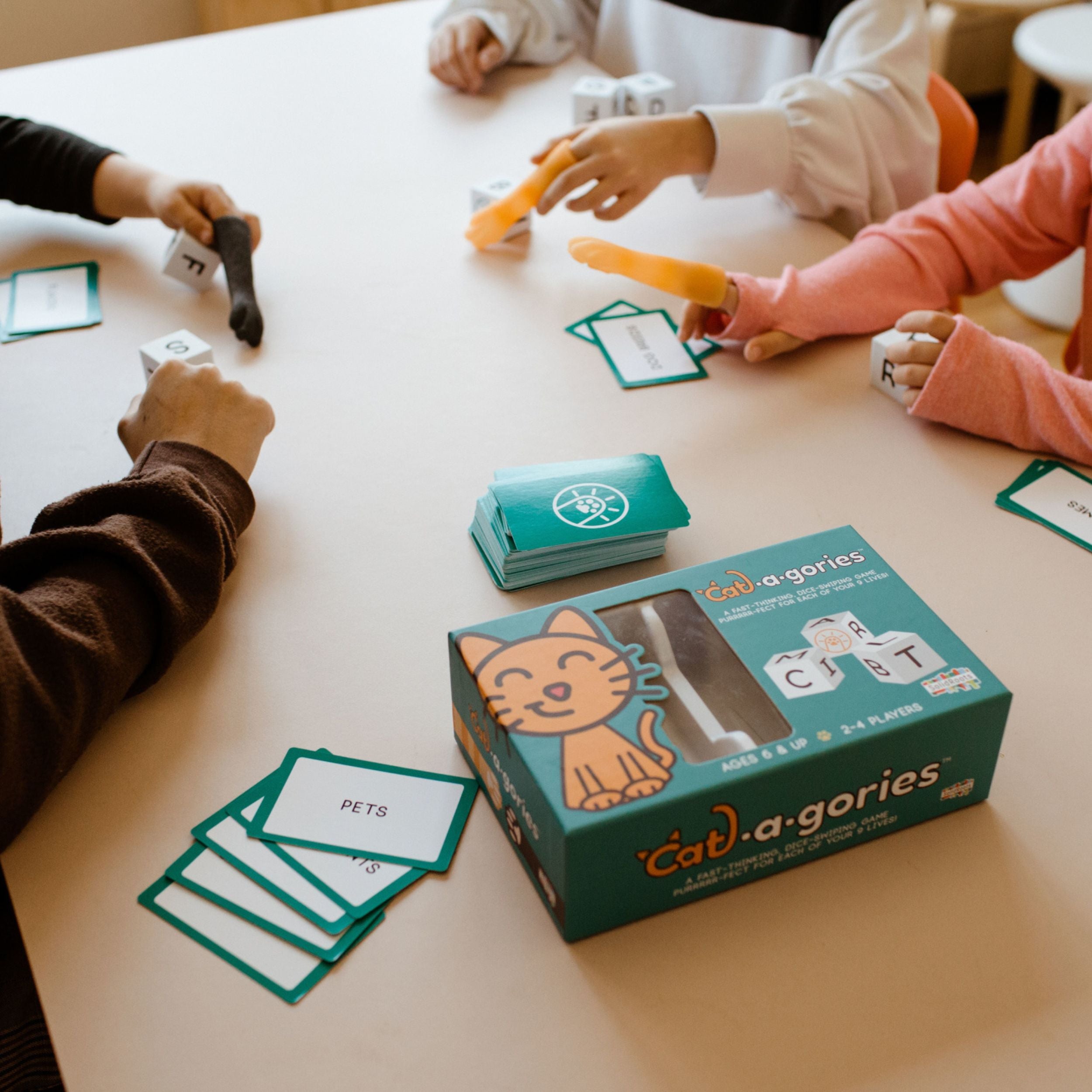 Spin Master Games, SolidRoots Cat-a-gories, Vocabulary Learning Dice Game, Fun for Family Game Night, 2-4 Players, for Ages 6 & Up