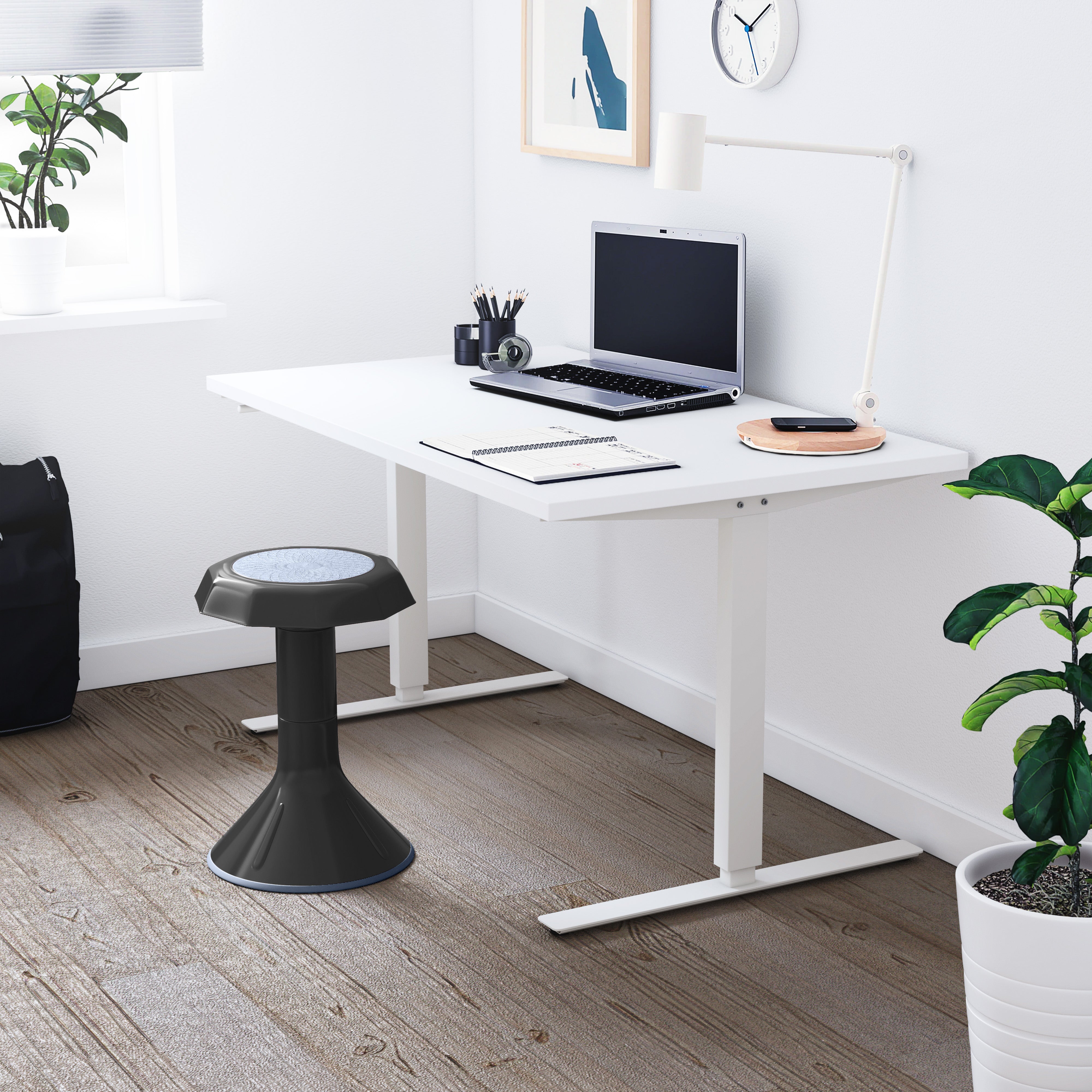 18in ACE Stool - Black
