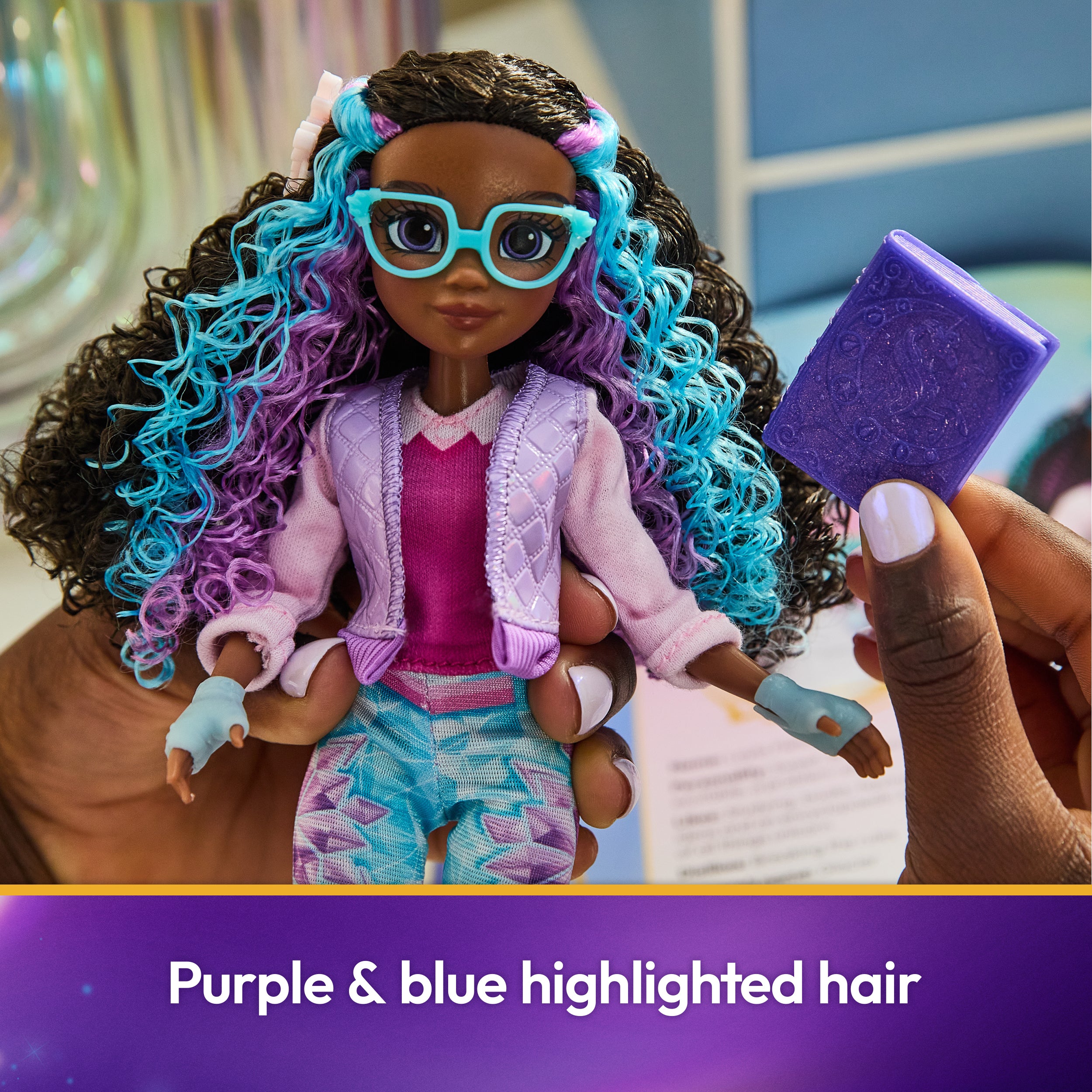Unicorn Academy, Power of Friendship Layla with Book & 5 Fashion Accessories, 9.5”, Dolls & Unicorn Toys for Girls Ages 4 and up
