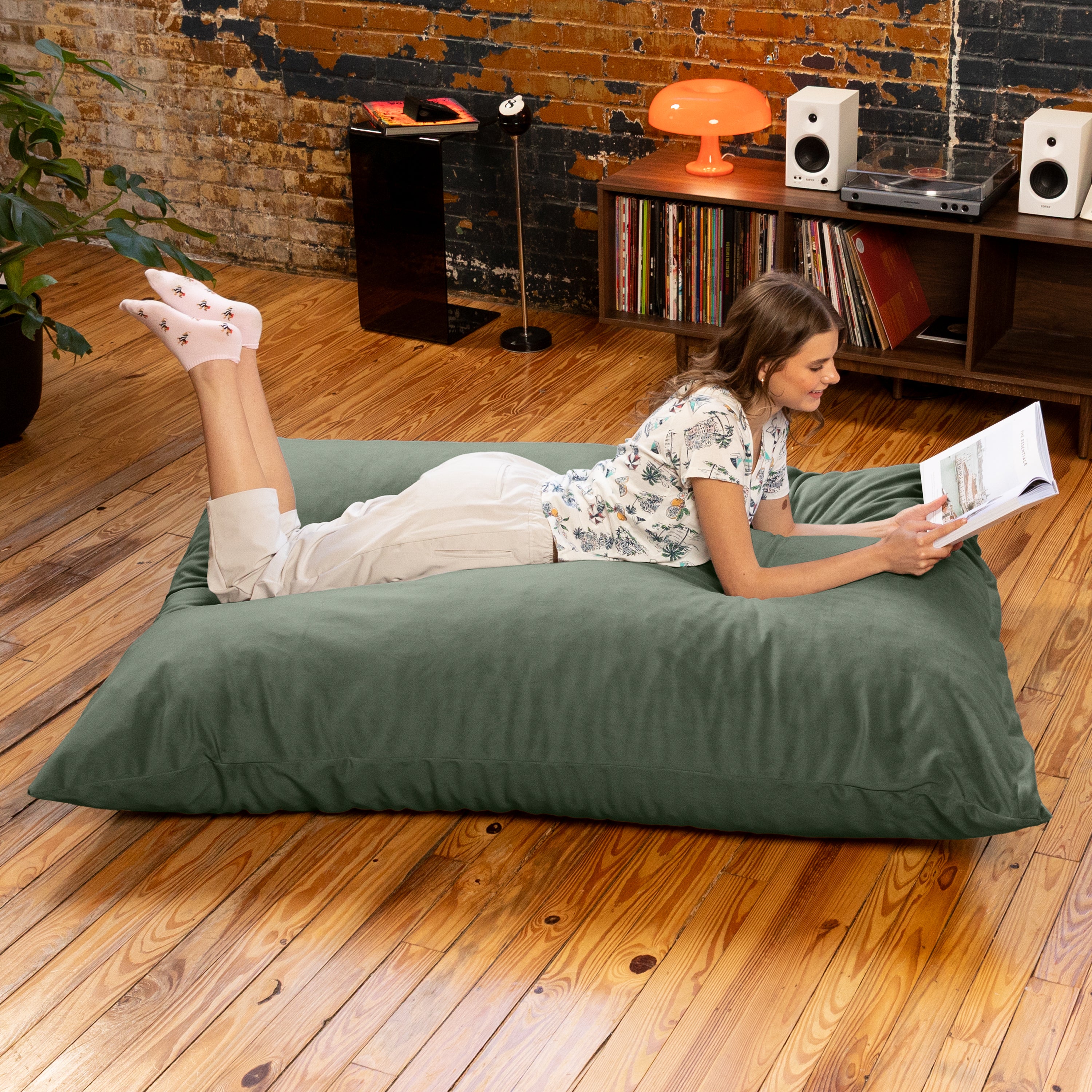 Pillow Saxx Dream Lounger with Wood Frame - 3-in-1 Bean Bag Accent Chair, Recliner & Sleeper, Lush Velvet Green