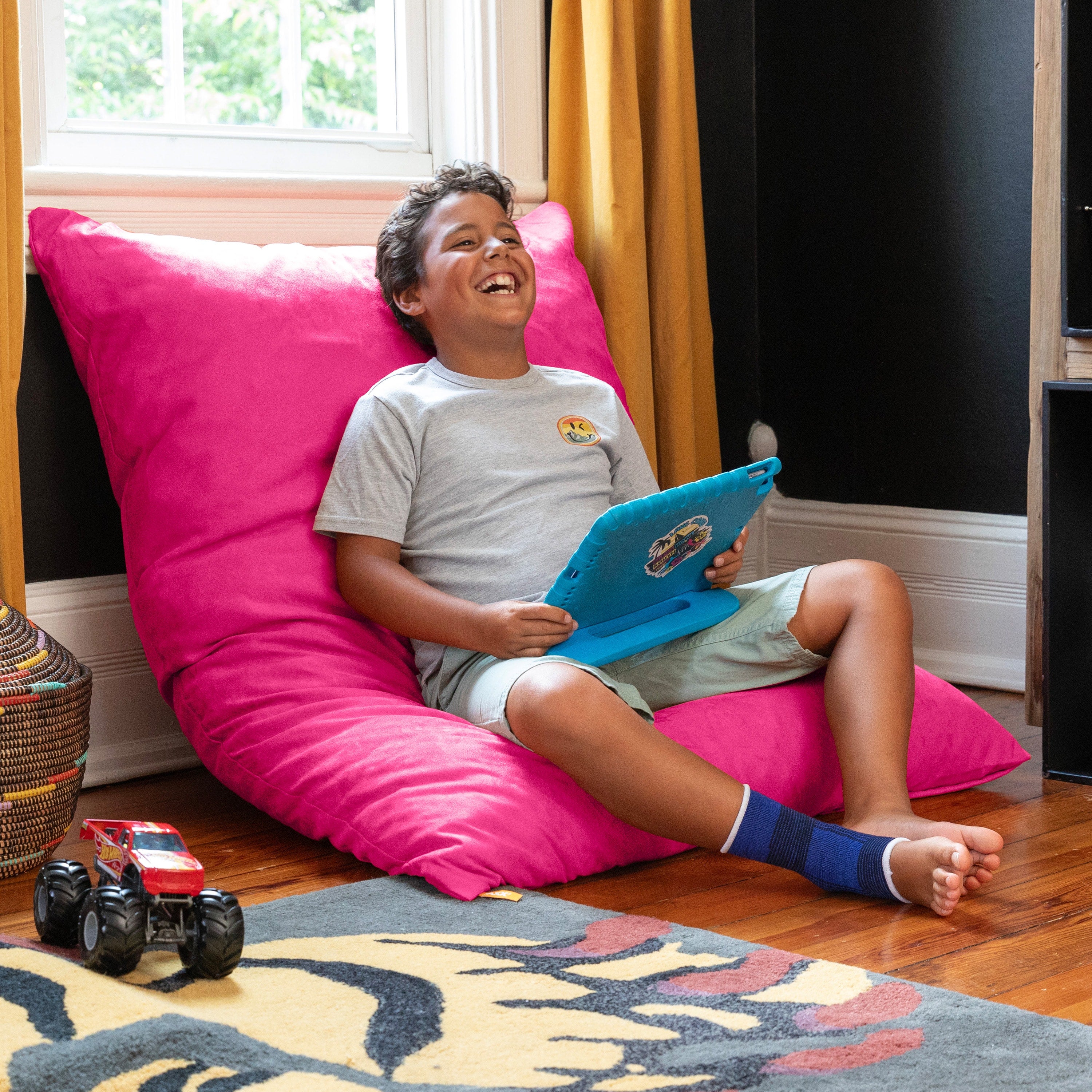Jaxx 3.5 Ft Pillow Saxx Kids Bean Bag, Fuschia