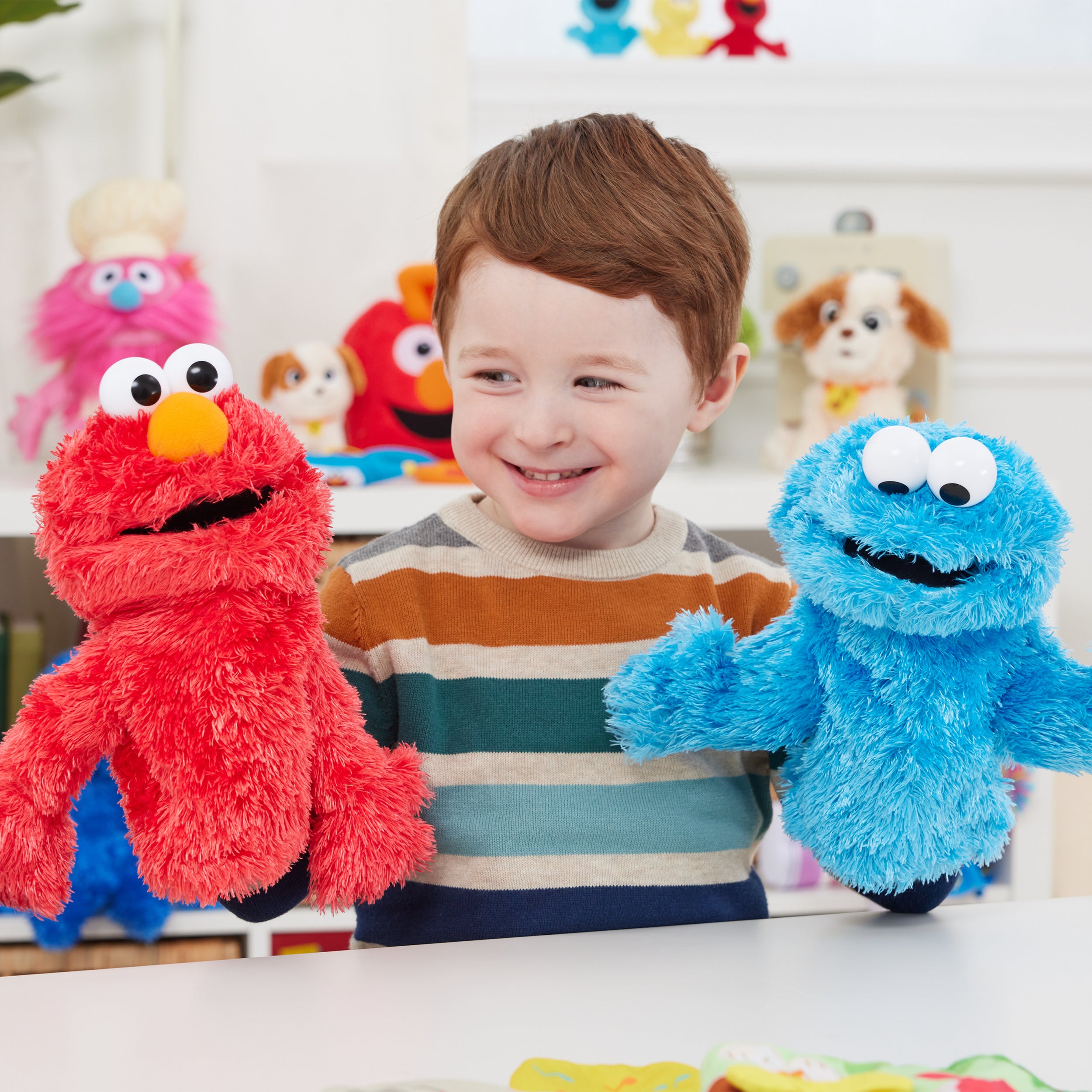 GUND Sesame Street Official Elmo Muppet Plush Hand Puppet, Premium Plush Toy for Ages 1 & Up, Red, 11”
