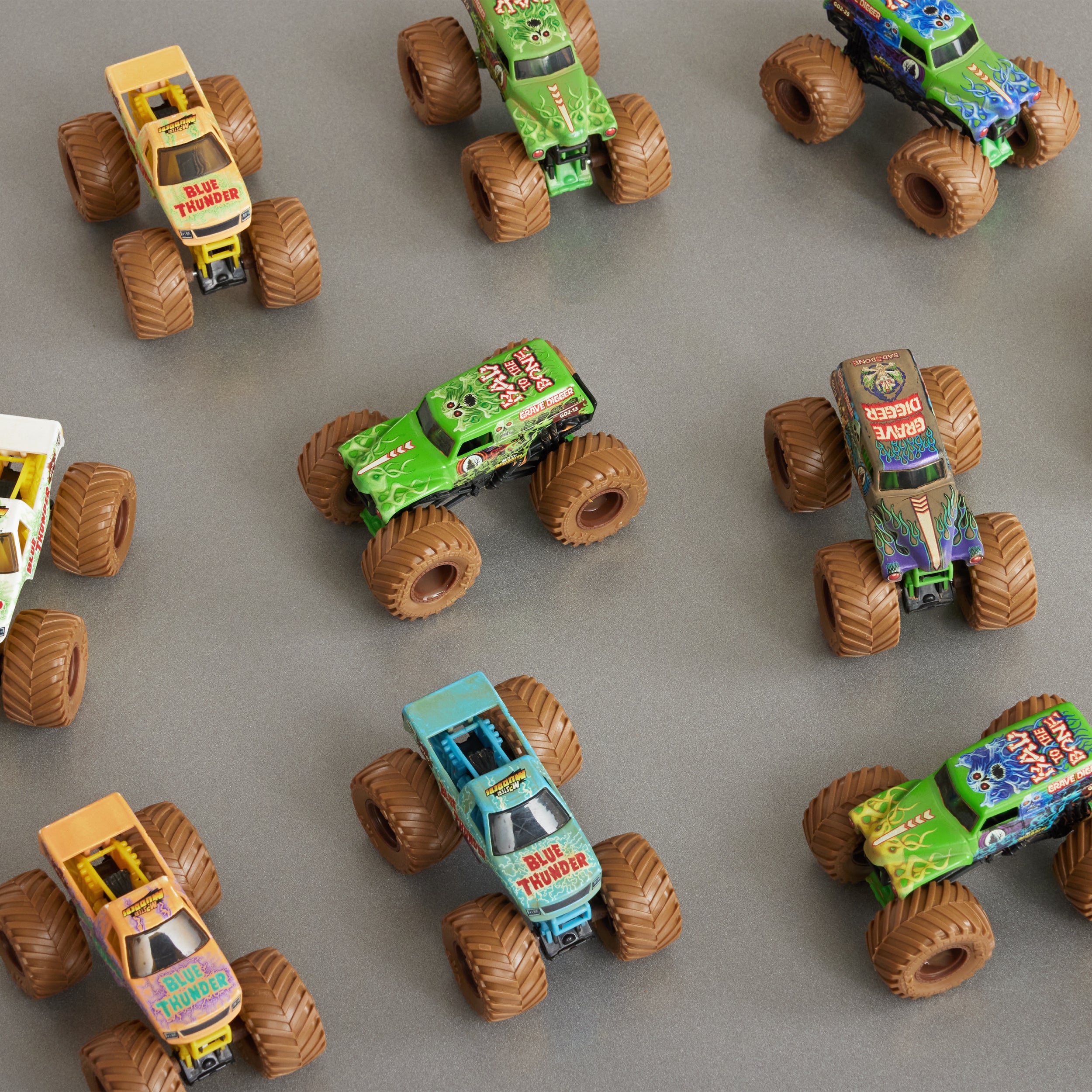 Monster Jam, Mystery Mudders, Official Die-Cast Monster Truck, Wash to Reveal, 1:64 Scale Styles Will Vary