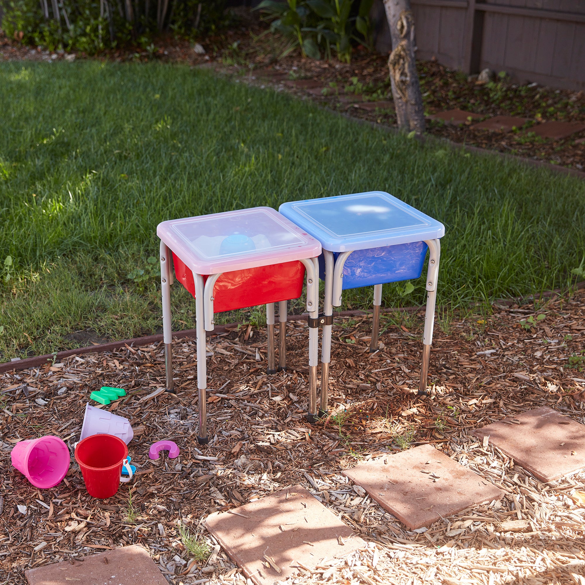 2 Station Square Sand and Water Table with Lids - Blue/Red