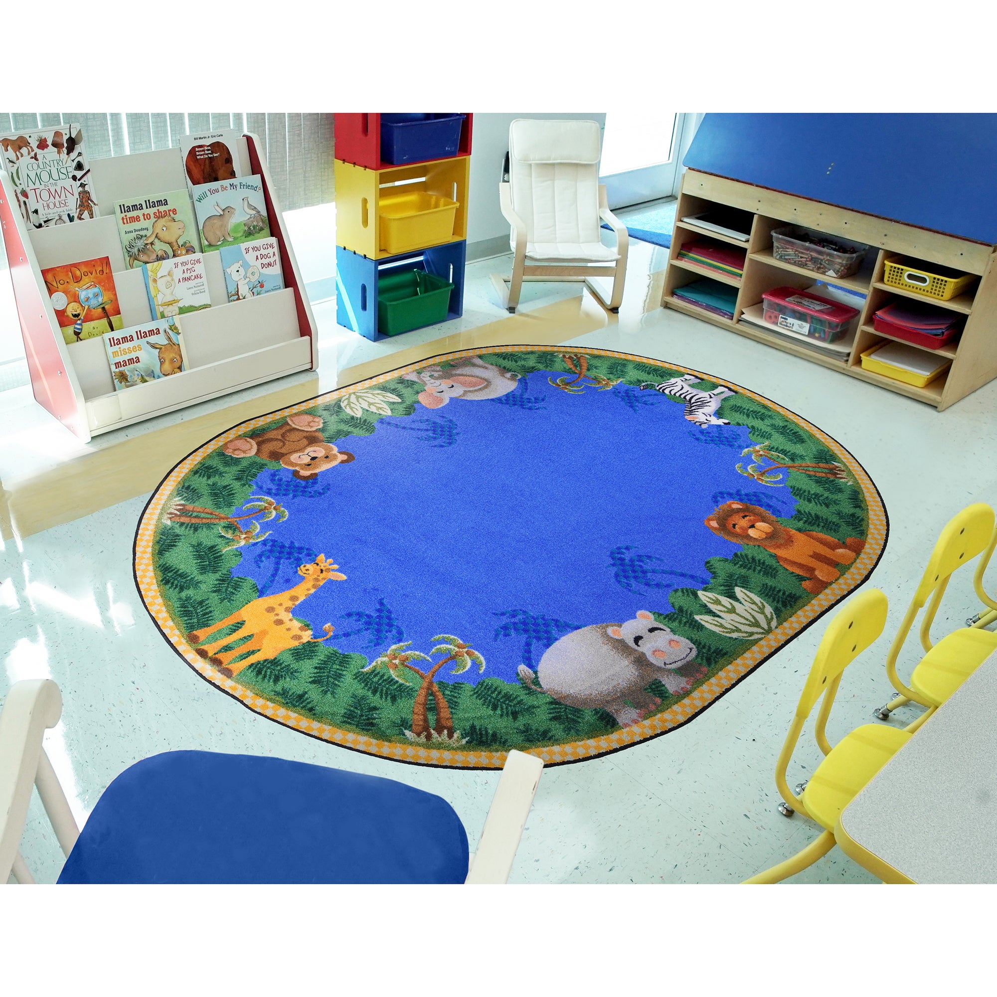 Jungle Friends 5'4" x 7'8" Oval area rug in color Multi