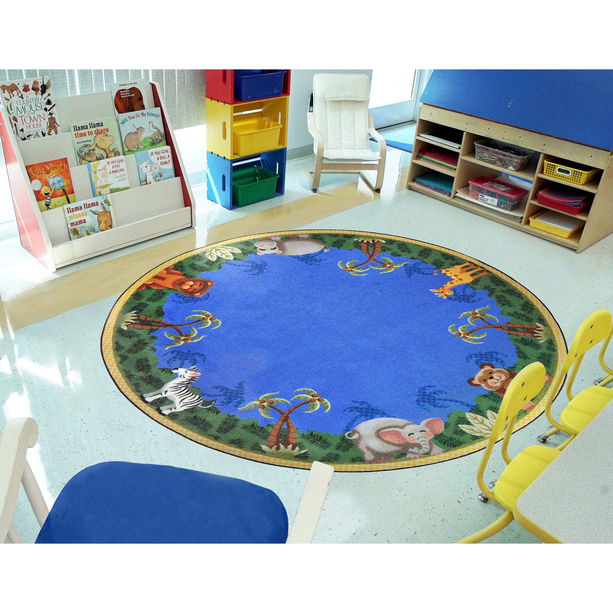 Jungle Friends 7'7" Round area rug in color Multi