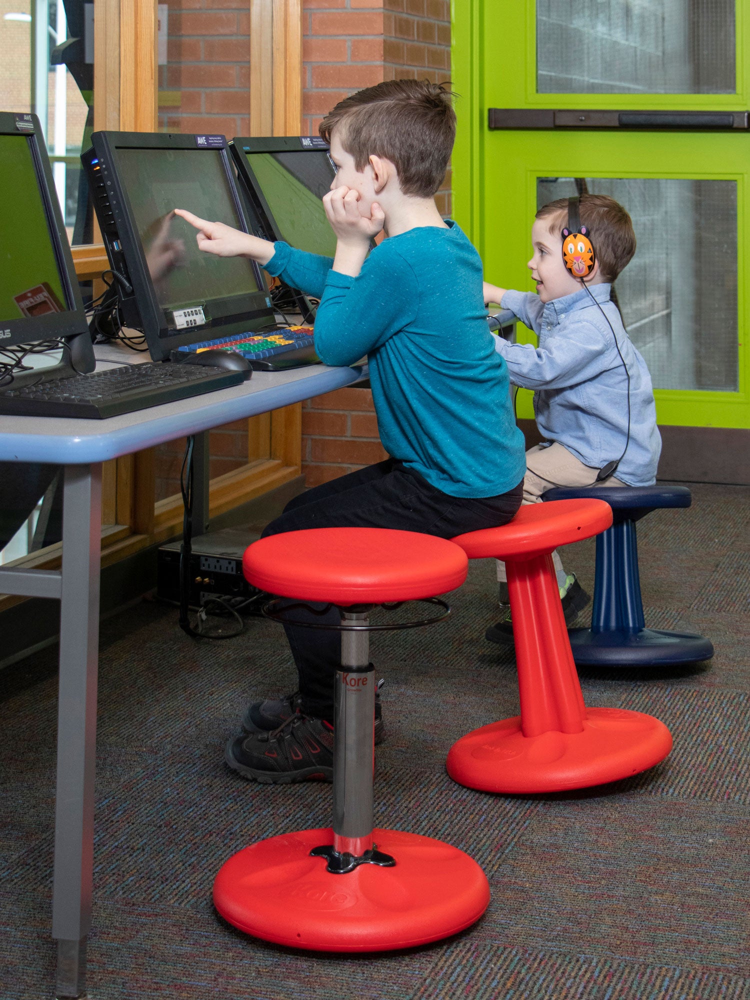Kore Design™ Kids Wobble Chair 14", Purple