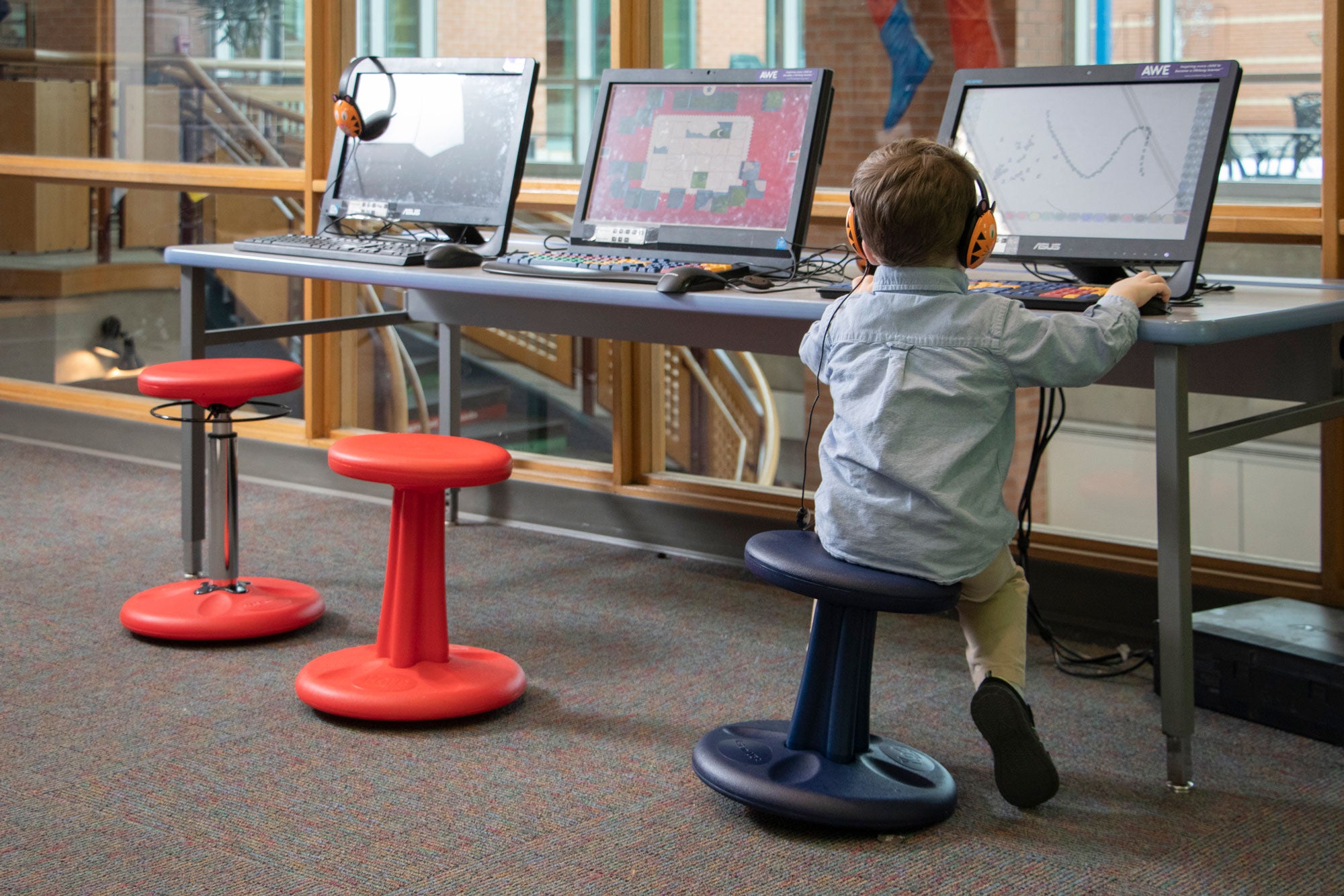 Kore Design™ Pre-School Wobble Chair 12", Black
