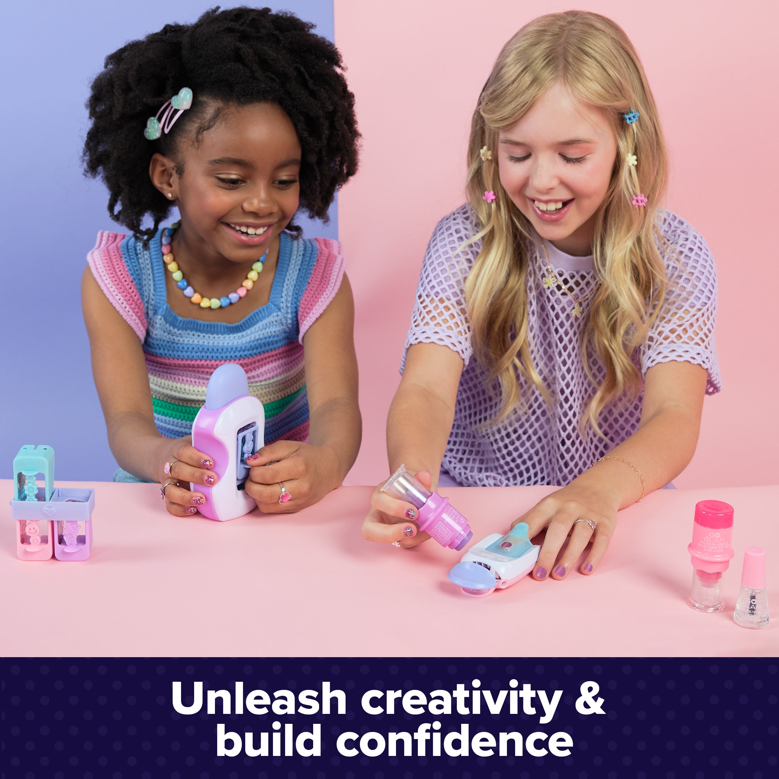 Cool Maker, GO GLAM Studio Nail Kit, Style 200 Nails, 4 Designs, 2 Polish Applicators & Mask Packaging May Vary, Arts and Crafts for Ages 7 and up