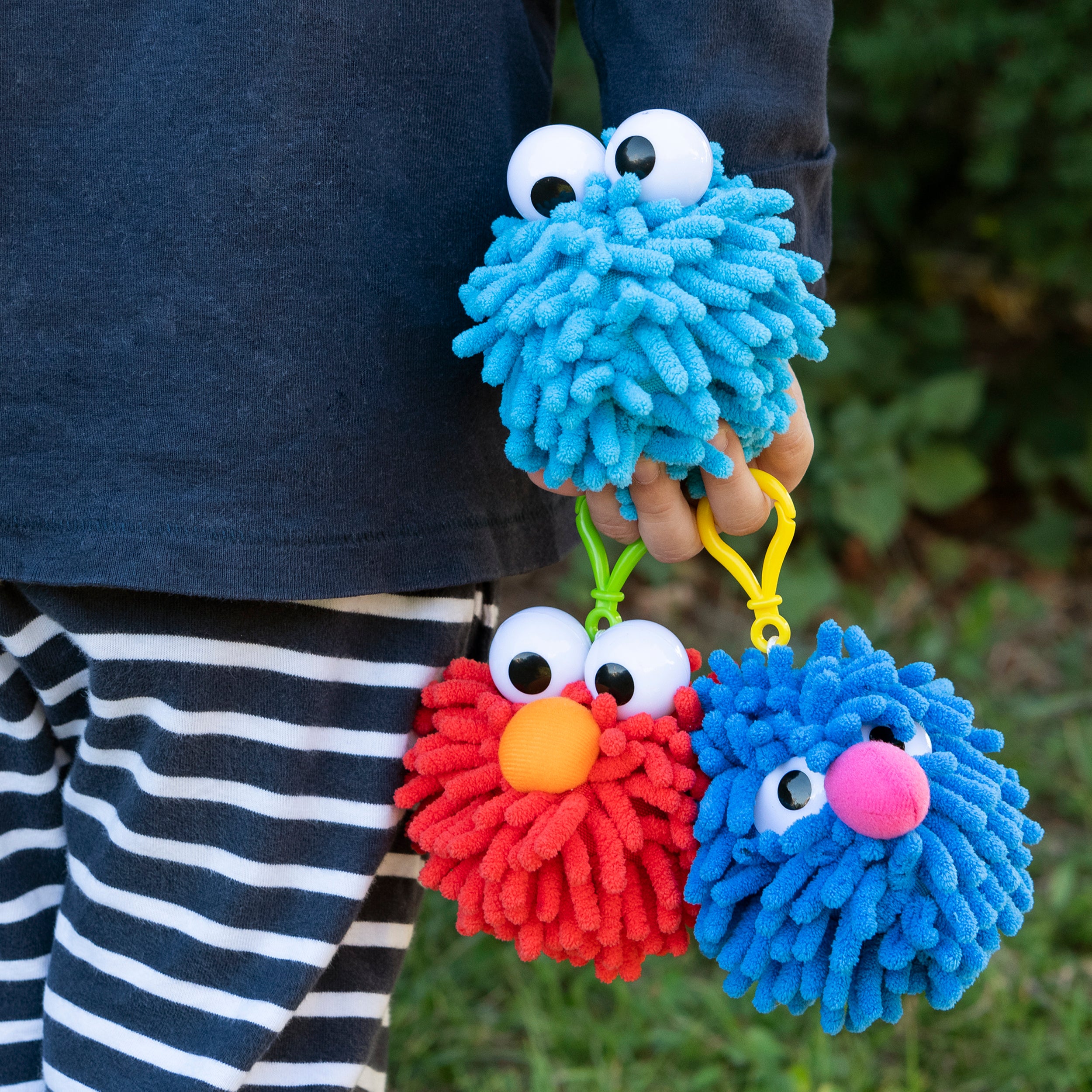 GUND Sesame Street Elmo Fuzzy Pom Pom Plush Backpack Clip for Ages 3 and Up, Red, 2.5”