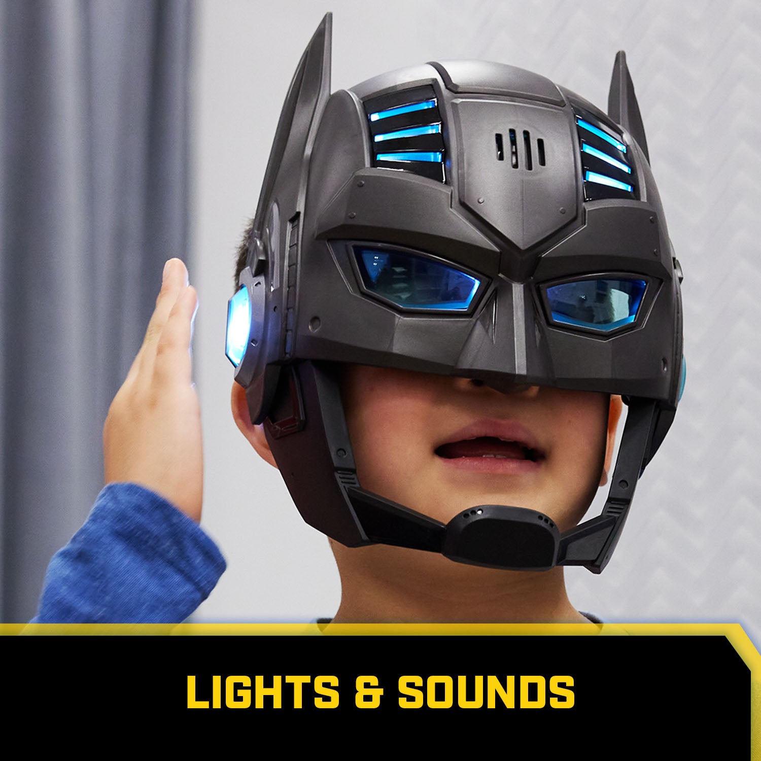 DC Comics, Armor-Up Batman Mask with Visor, 15+ Sounds & Phrases, Lights, Halloween Costume for Kids Roleplay for Boys and Girls Ages 4 and Up