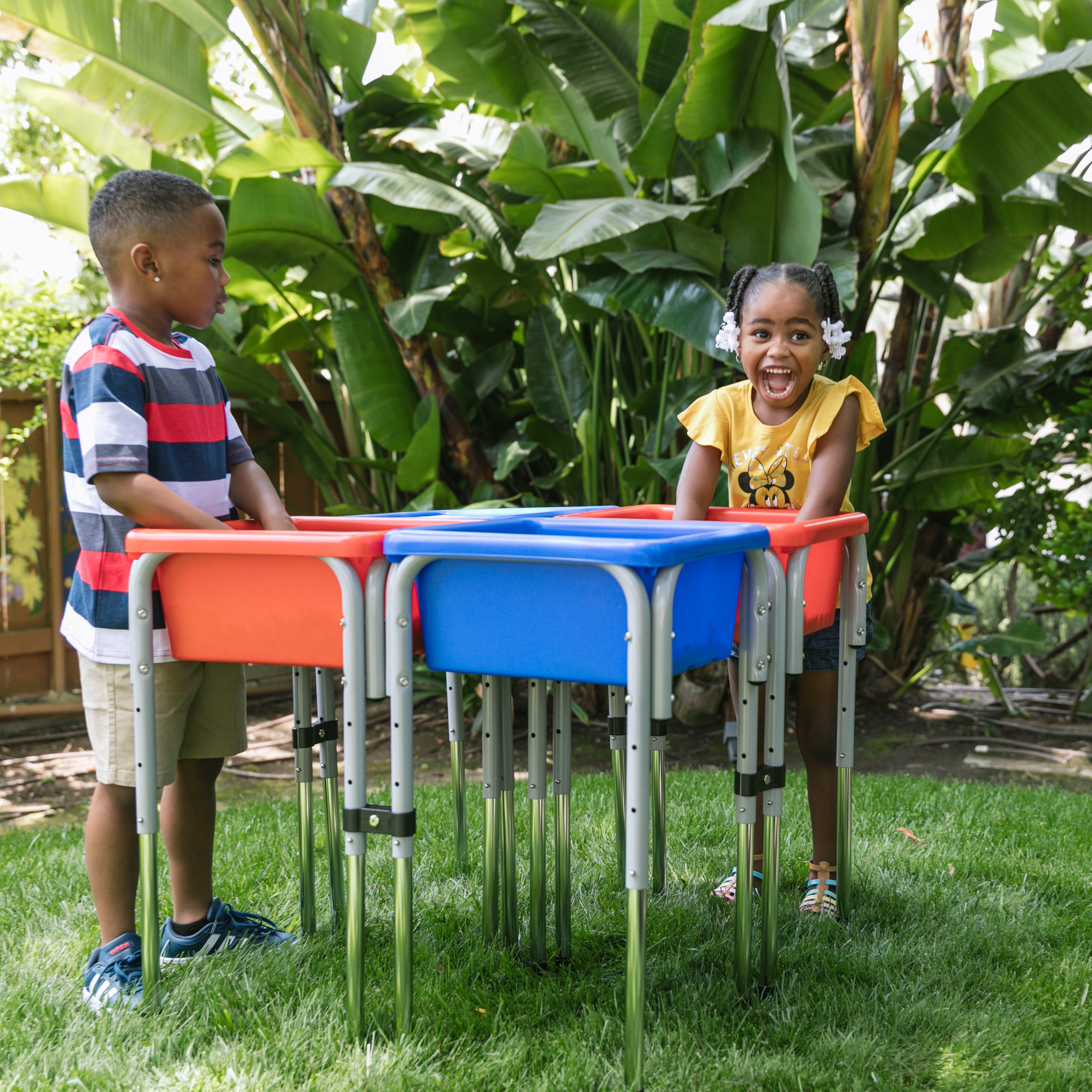 4 Station Square Sand and Water Table with Lids - Blue/Red