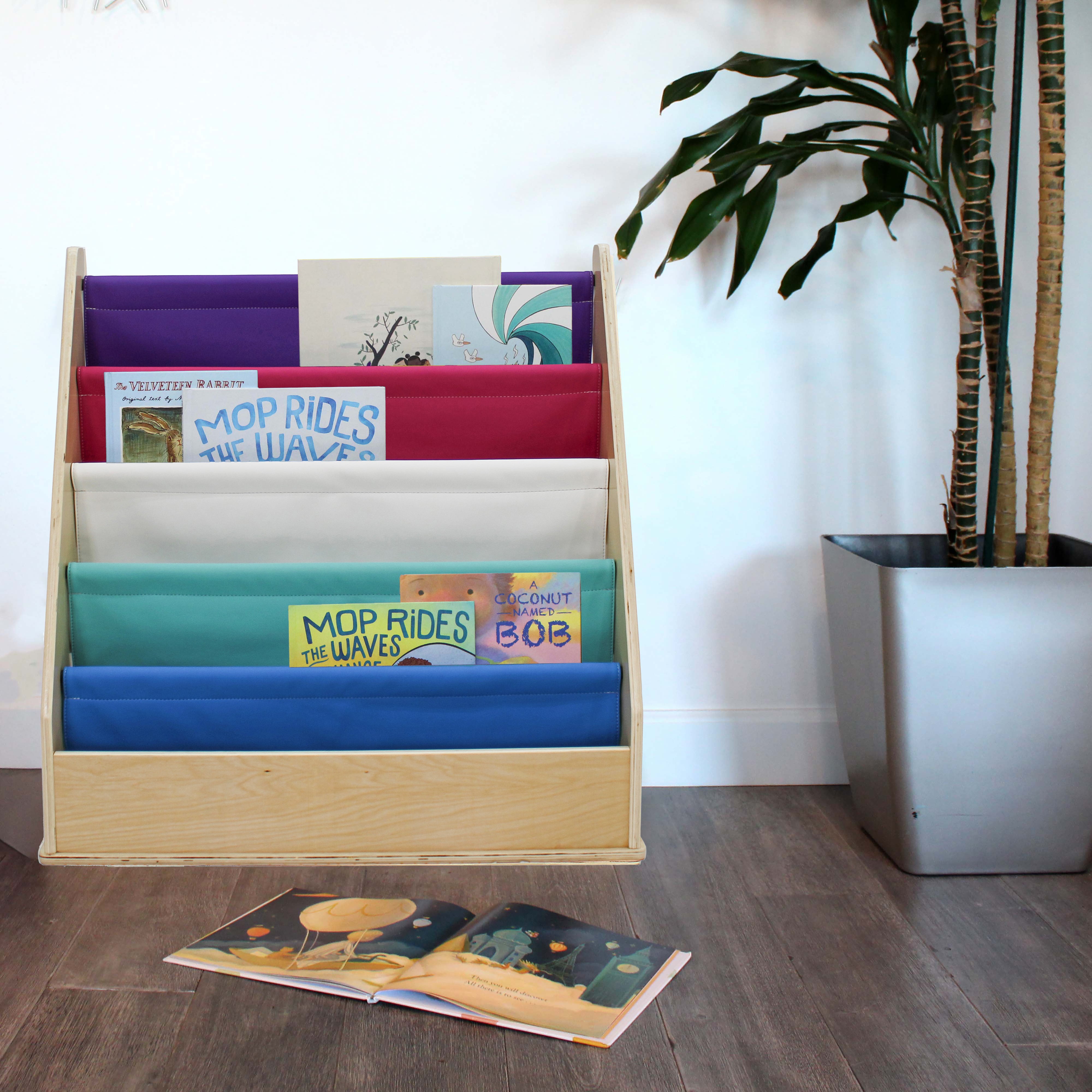 Birch Sling Book Display - Parfait
