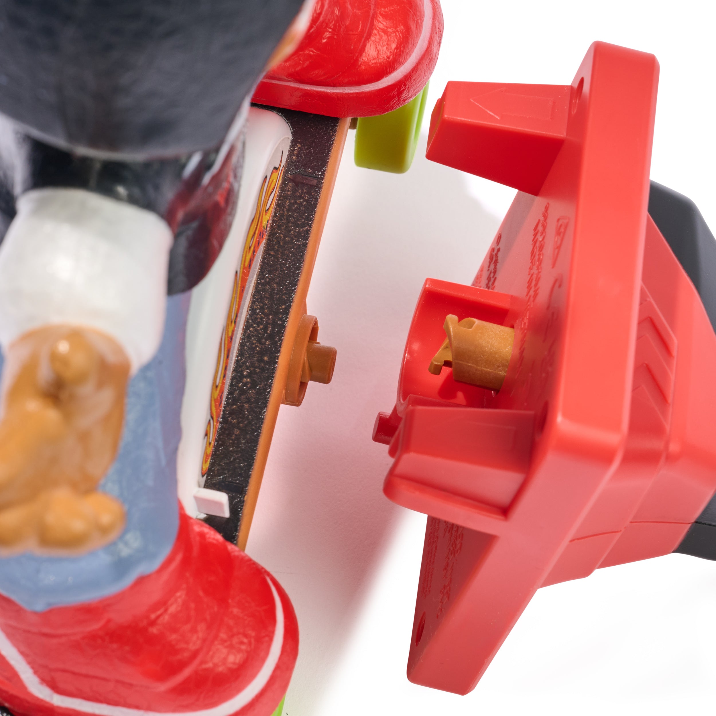 Tech Deck Shred N' Blast Sk8board, Motorized Finger Skateboard Toy with Rider & Ramp for Fast Tricks & High Jumps, Kids Toys for Boys and Girls Ages 6 & Up, Batteries Required
