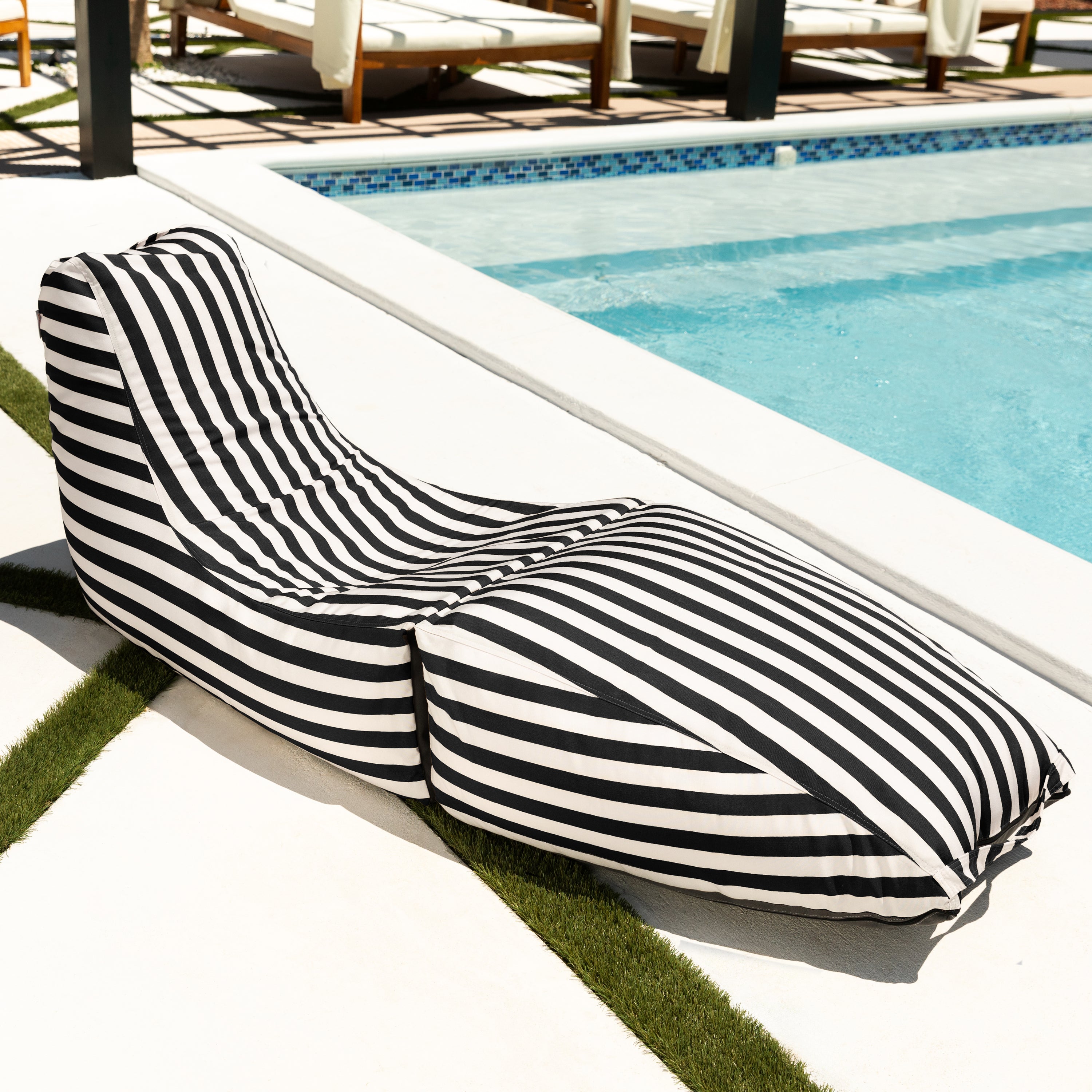 Jaxx Prado Outdoor Chaise Lounge, Black & White Stripe