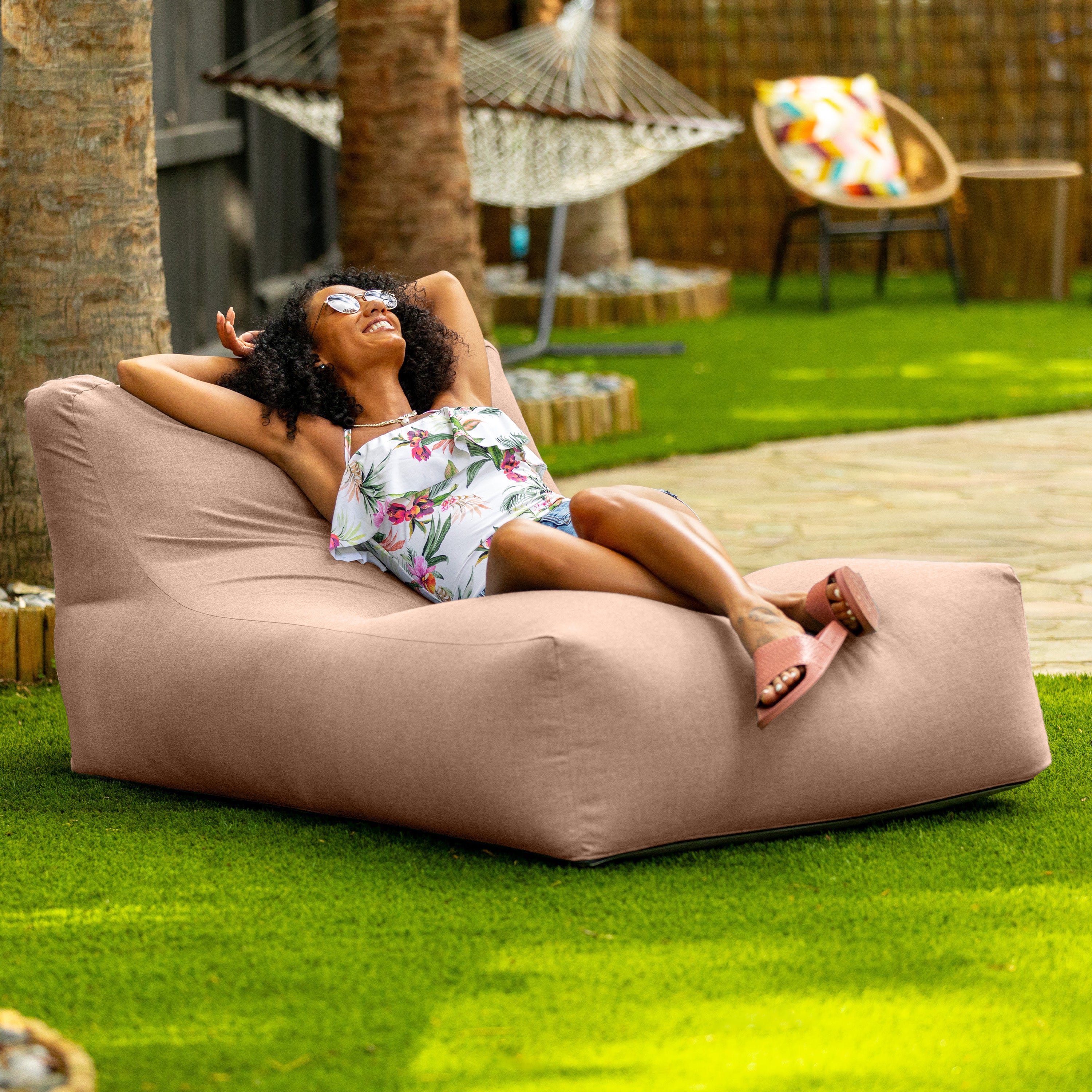 Coza Outdoor Sun Lounger - Luxurious Giant Outdoor Chaise - Sunbrella, Petal