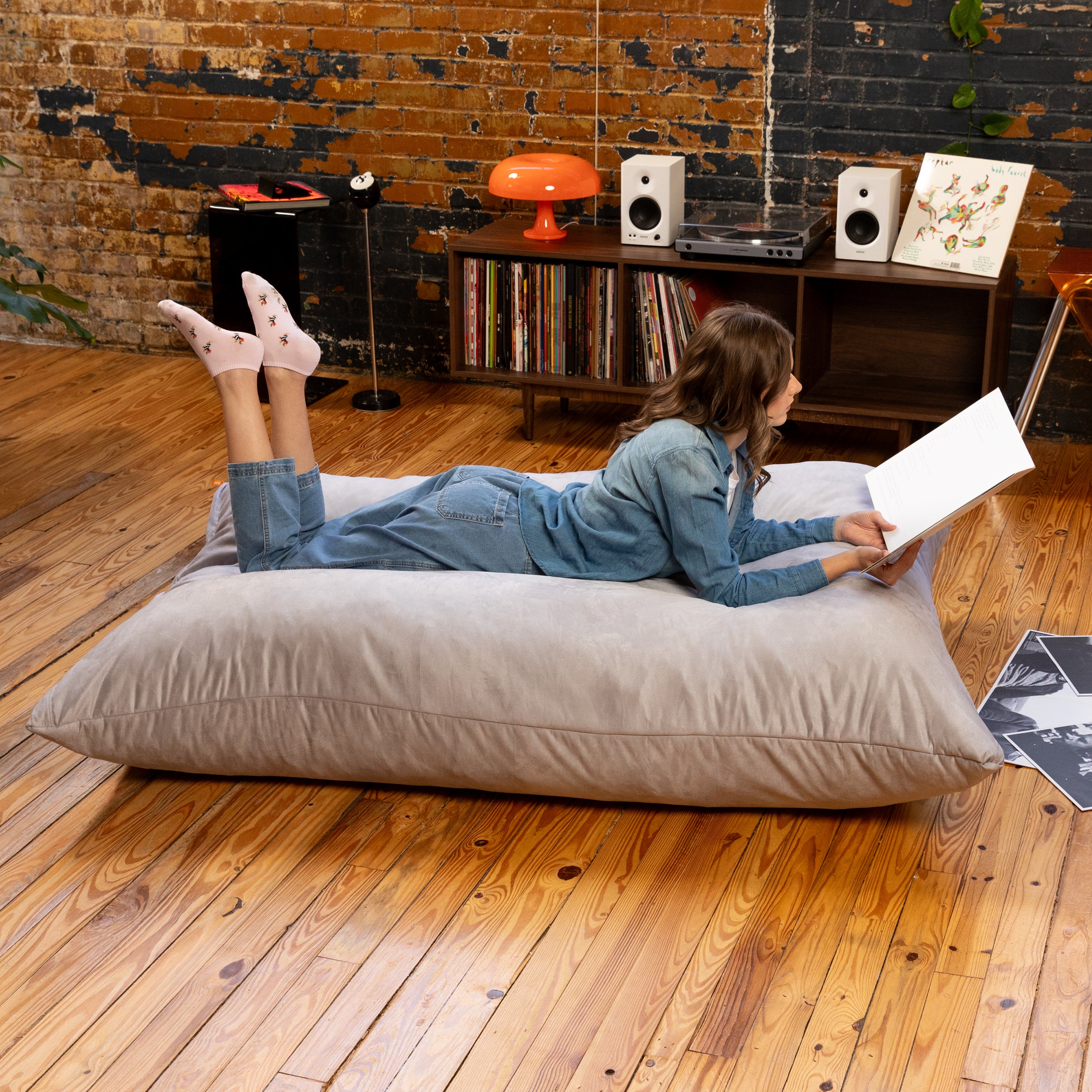 Jaxx Pillow Saxx 5.5-Foot - Huge Bean Bag Floor Pillow and Lounger, Platinum