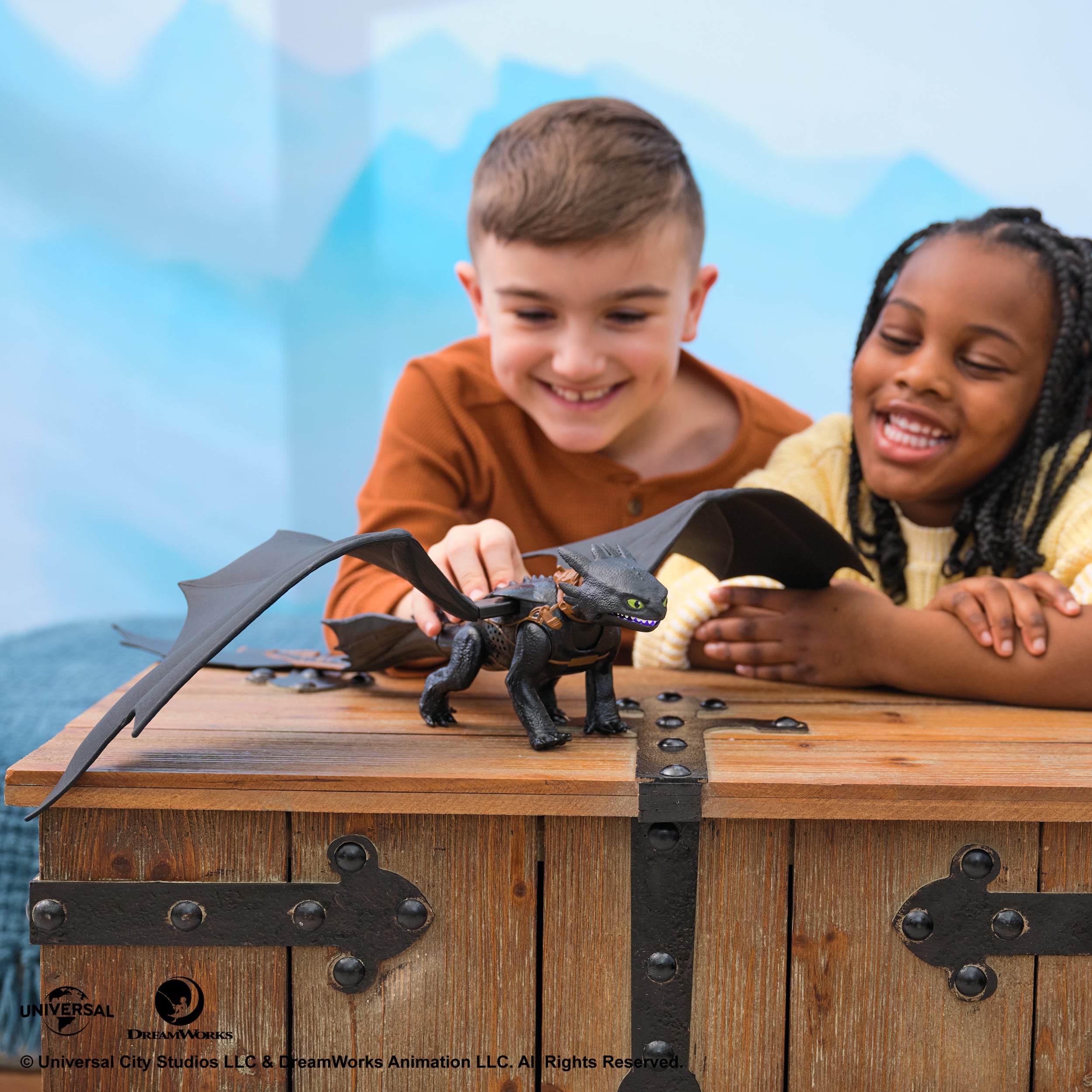 Dreamworks Dragons, How to Train Your Dragon, Ultimate Plasma Blast Toothless, 25” Wings with Lights & Sounds Action Figure, Kids Toys for Boys Ages 4 and up