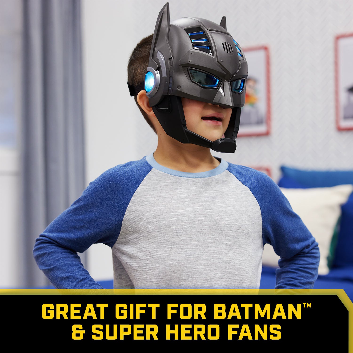 DC Comics, Armor-Up Batman Mask with Visor, 15+ Sounds & Phrases, Lights, Halloween Costume for Kids Roleplay for Boys and Girls Ages 4 and Up